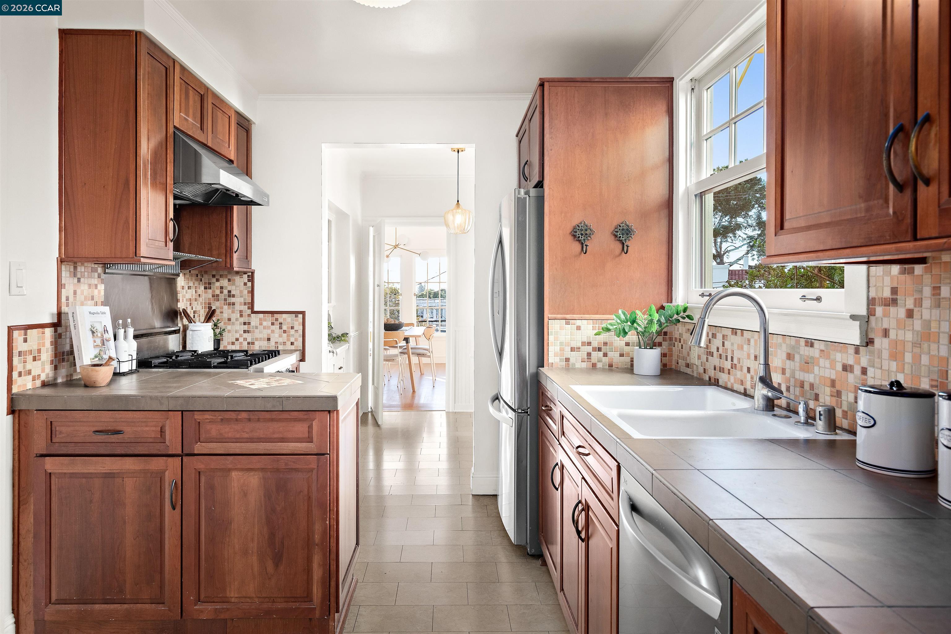 275 Mather St, Oakland CA 94611 — photo 12