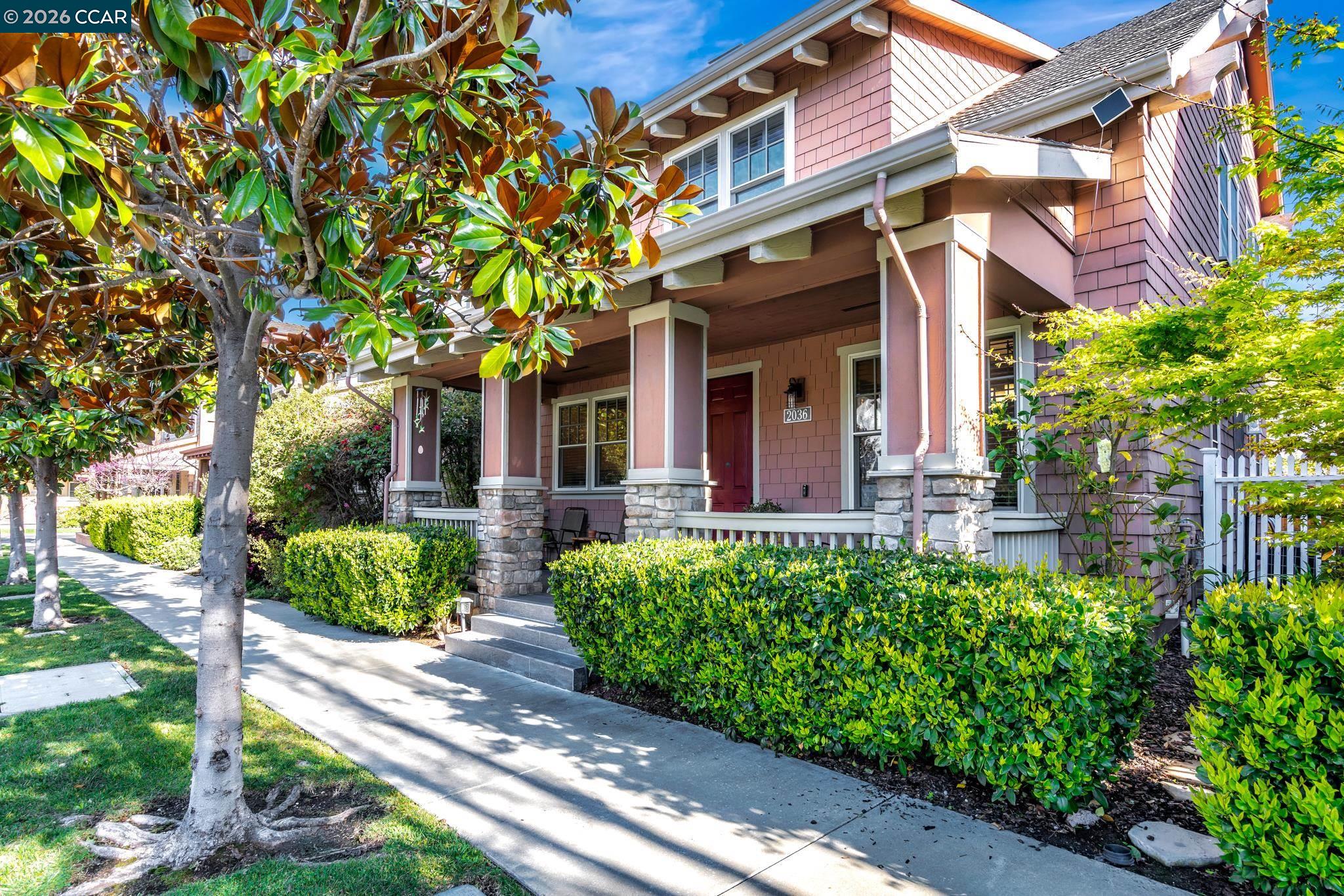 2036 SERRA LN