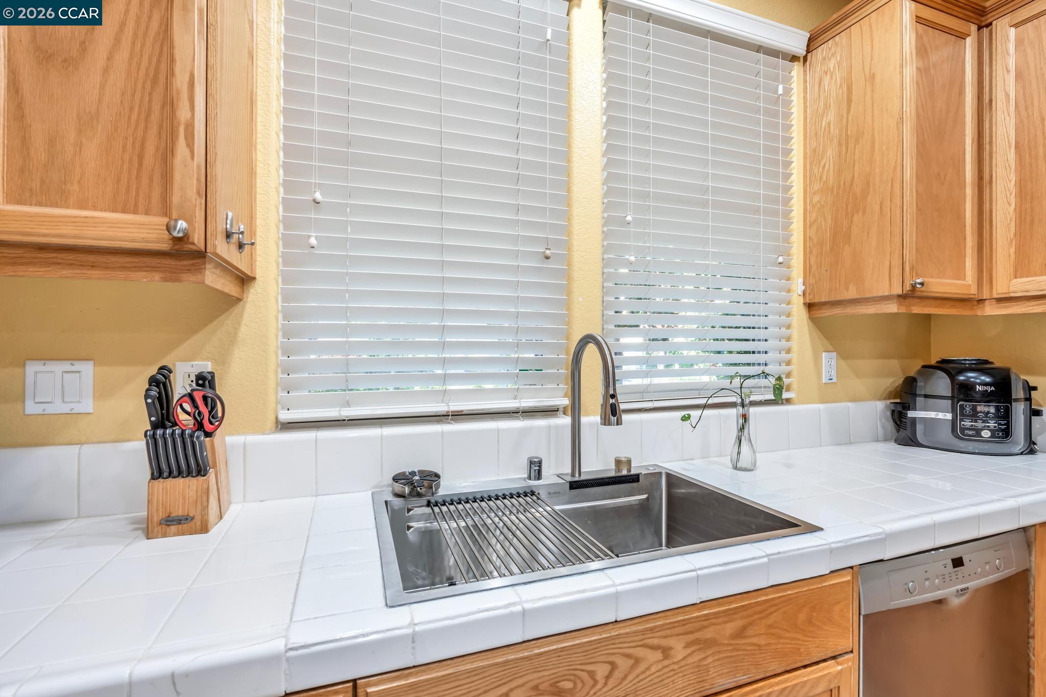 2036 SERRA LN, Hercules CA 94547 — photo 12