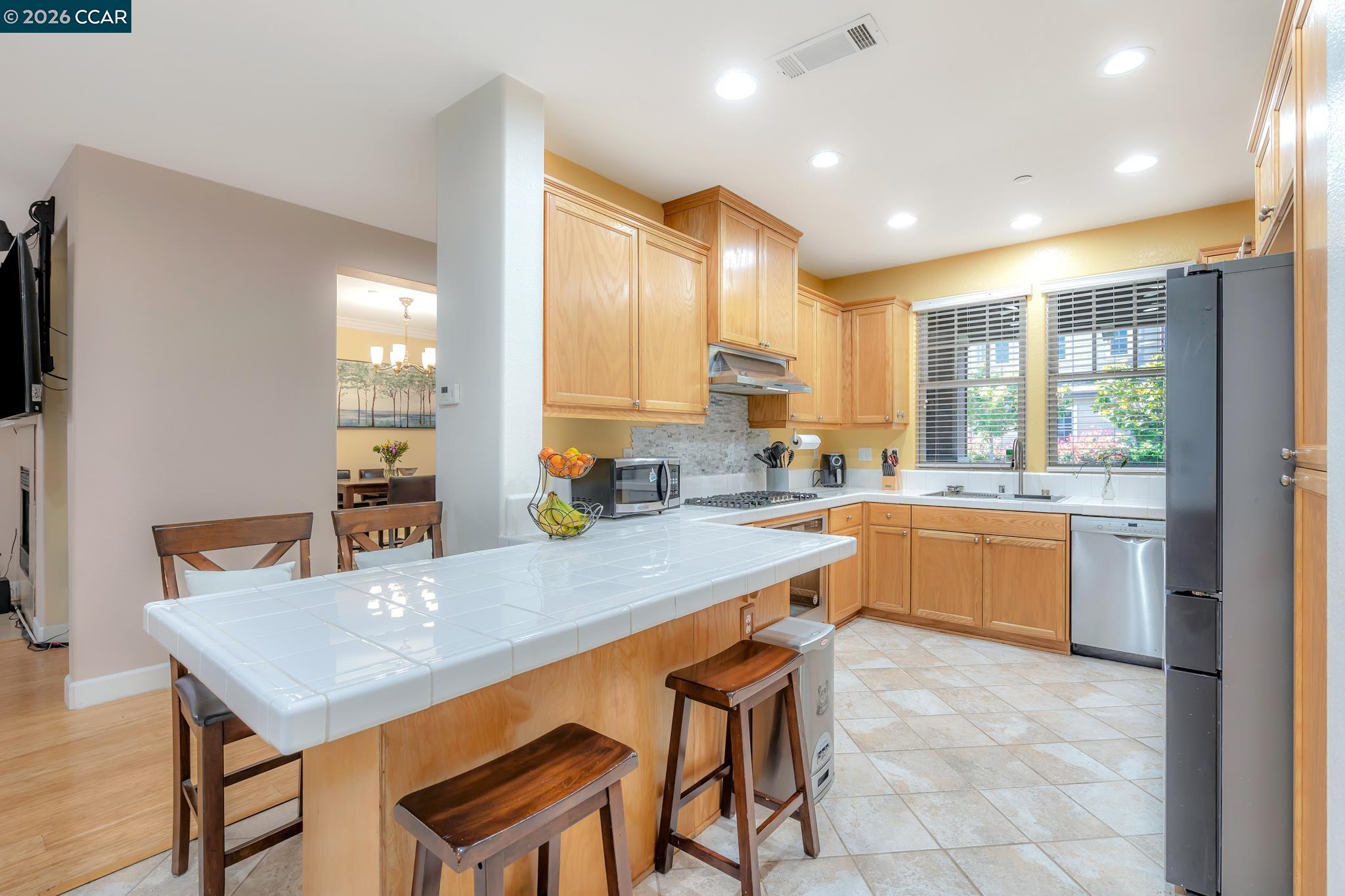 2036 SERRA LN, Hercules CA 94547 — photo 9