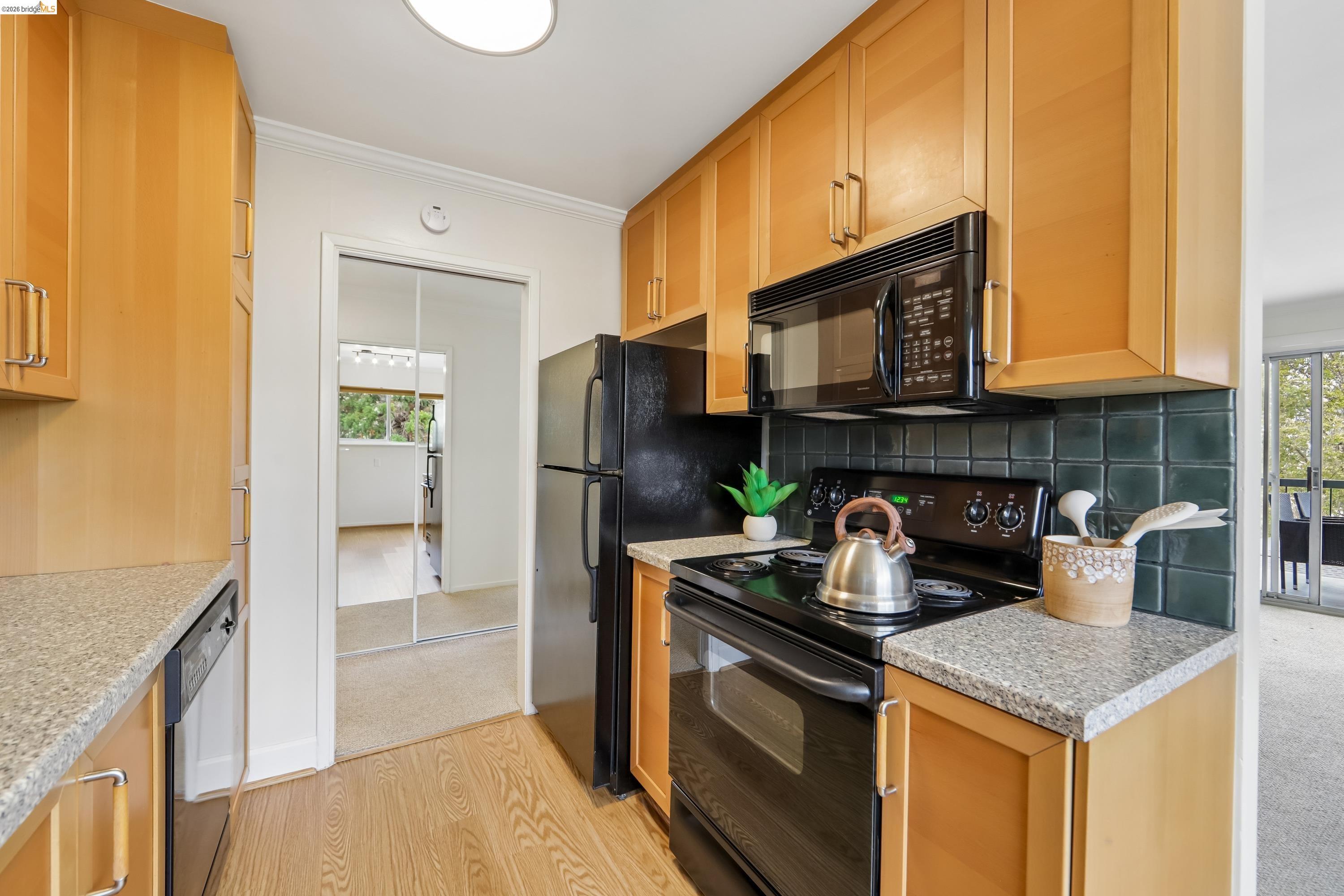 321 Warwick Ave # 303, Oakland CA 94610 — photo 14