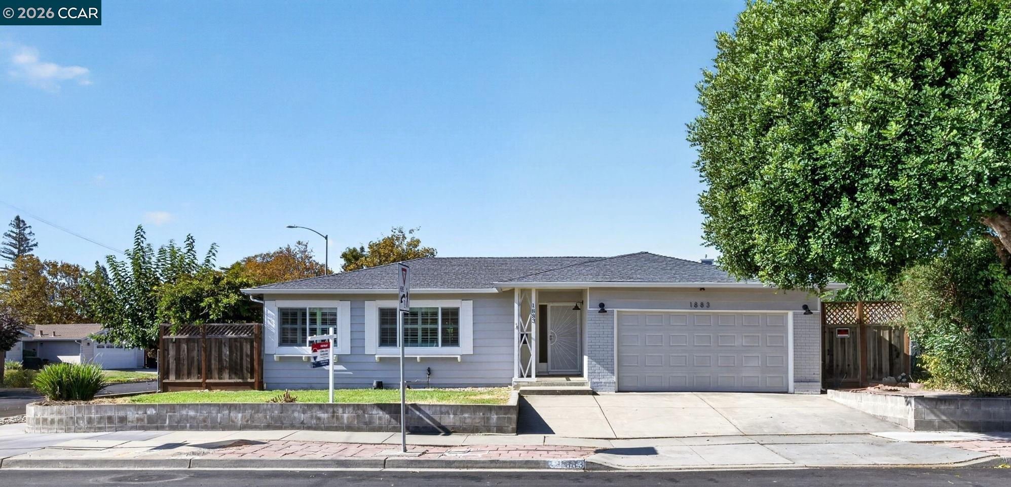 1883 Lynwood Dr, Concord, CA 94519 photo 2