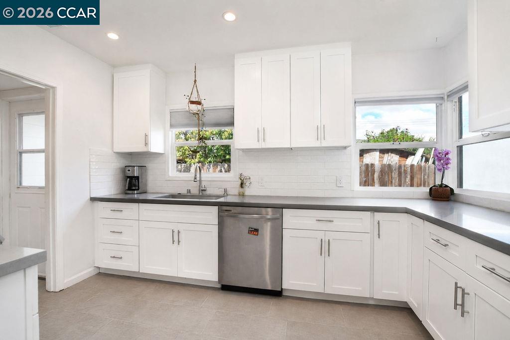 1637 100th Ave, Oakland CA 94603 — photo 13