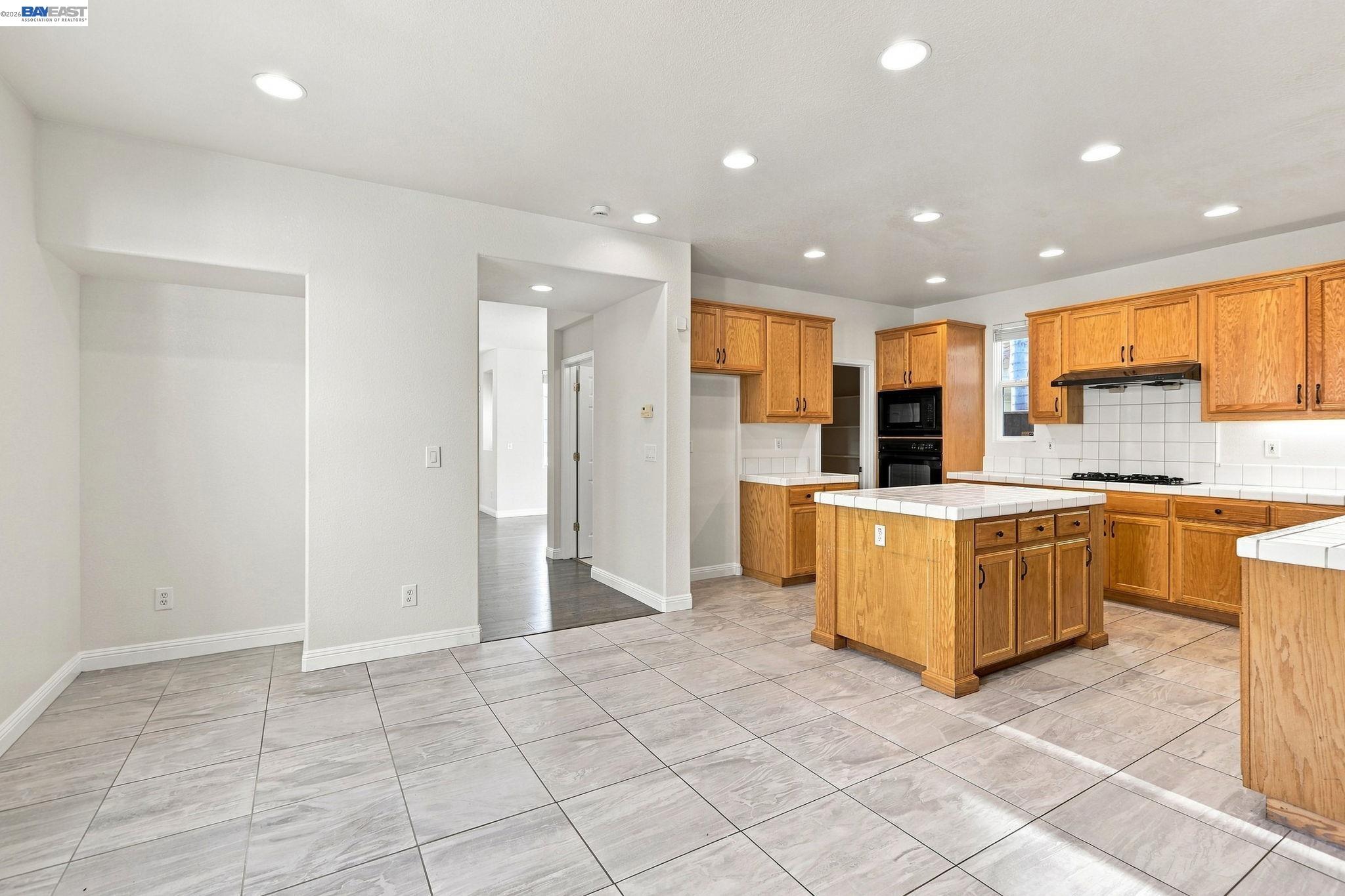 565 Presidio Pl, Tracy CA 95377 — photo 17