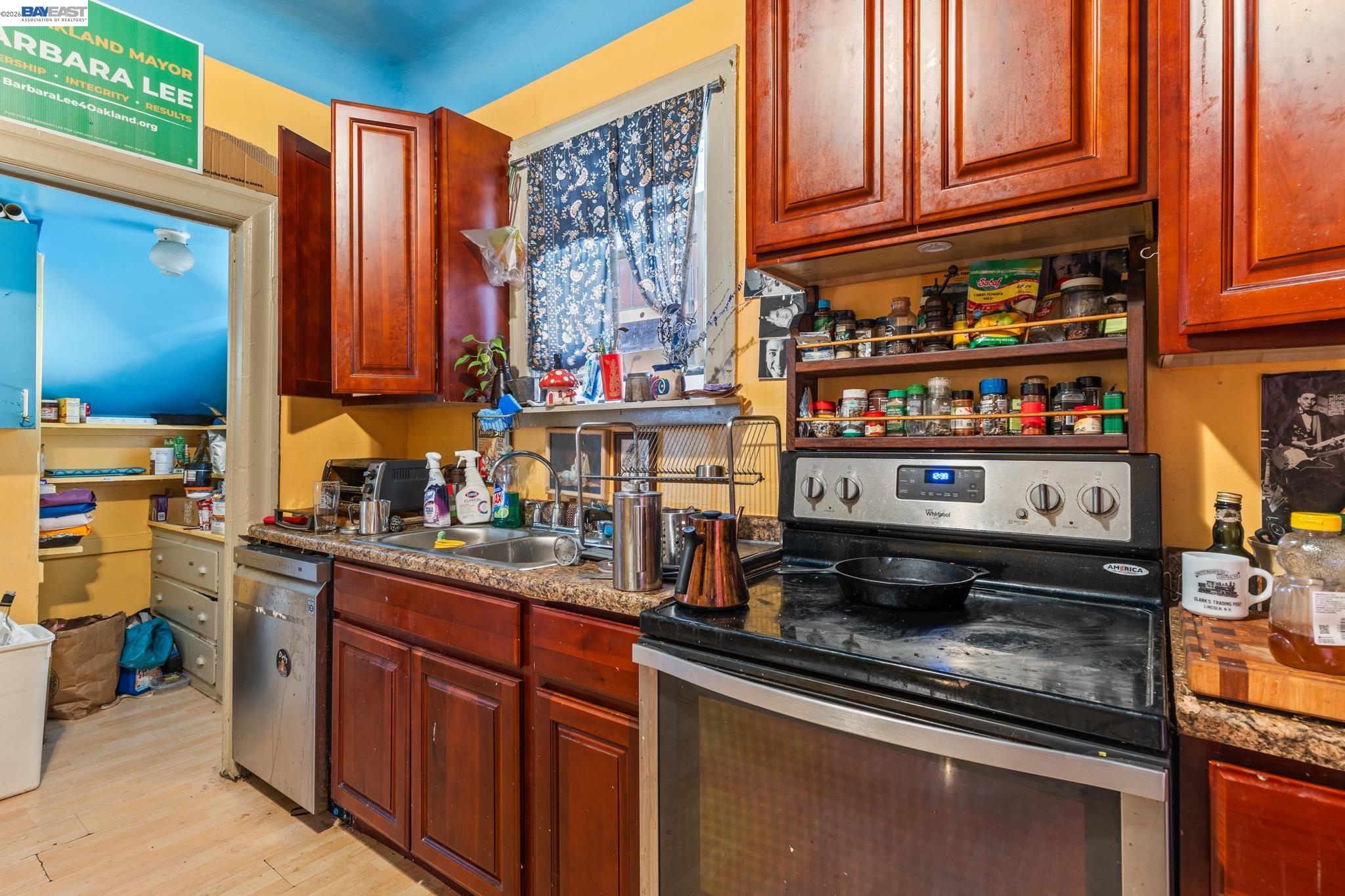 3856 West St, Oakland CA 94608 — photo 9
