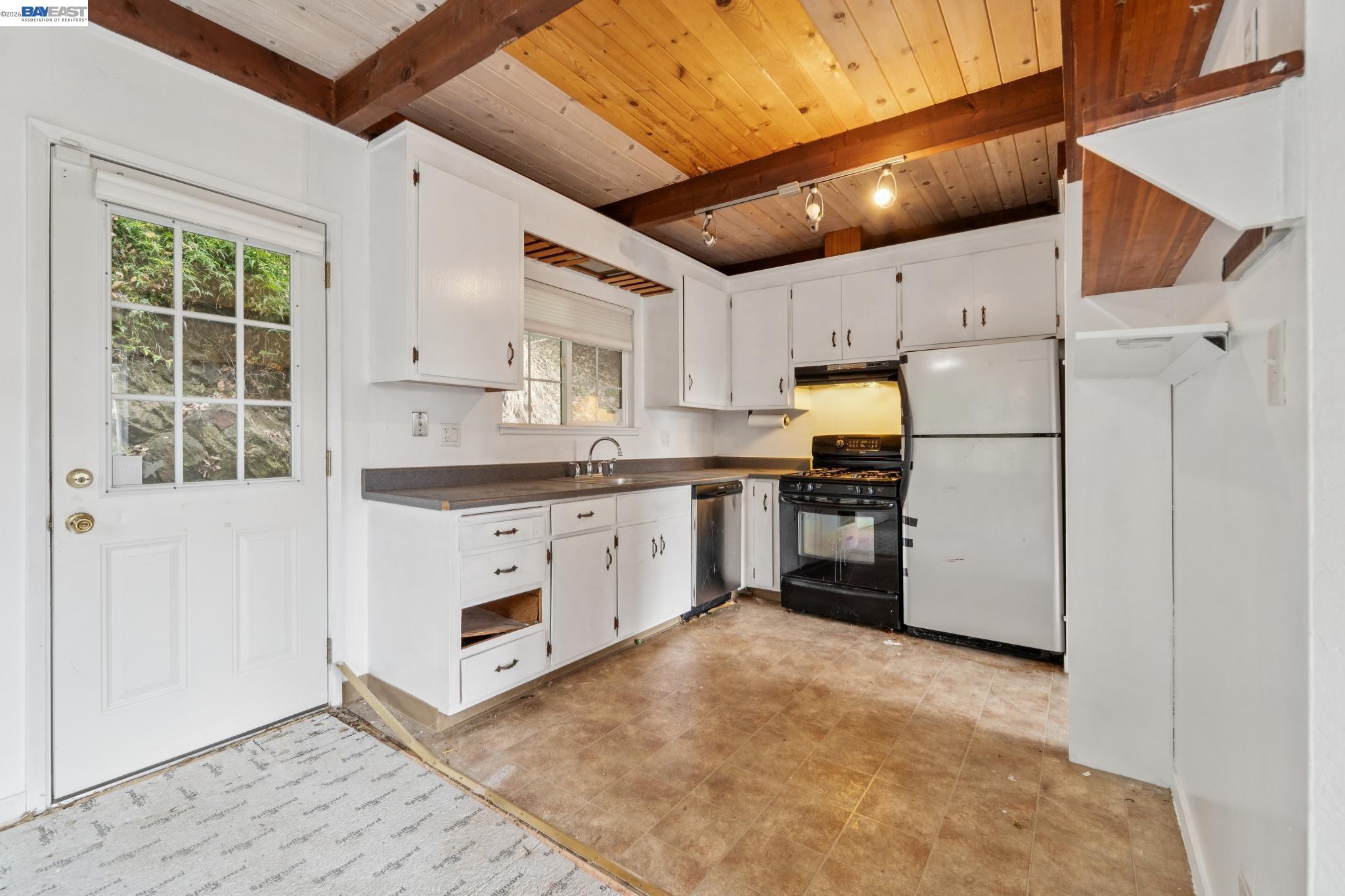 6151 Valley View Rd, Oakland CA 94611 — photo 17