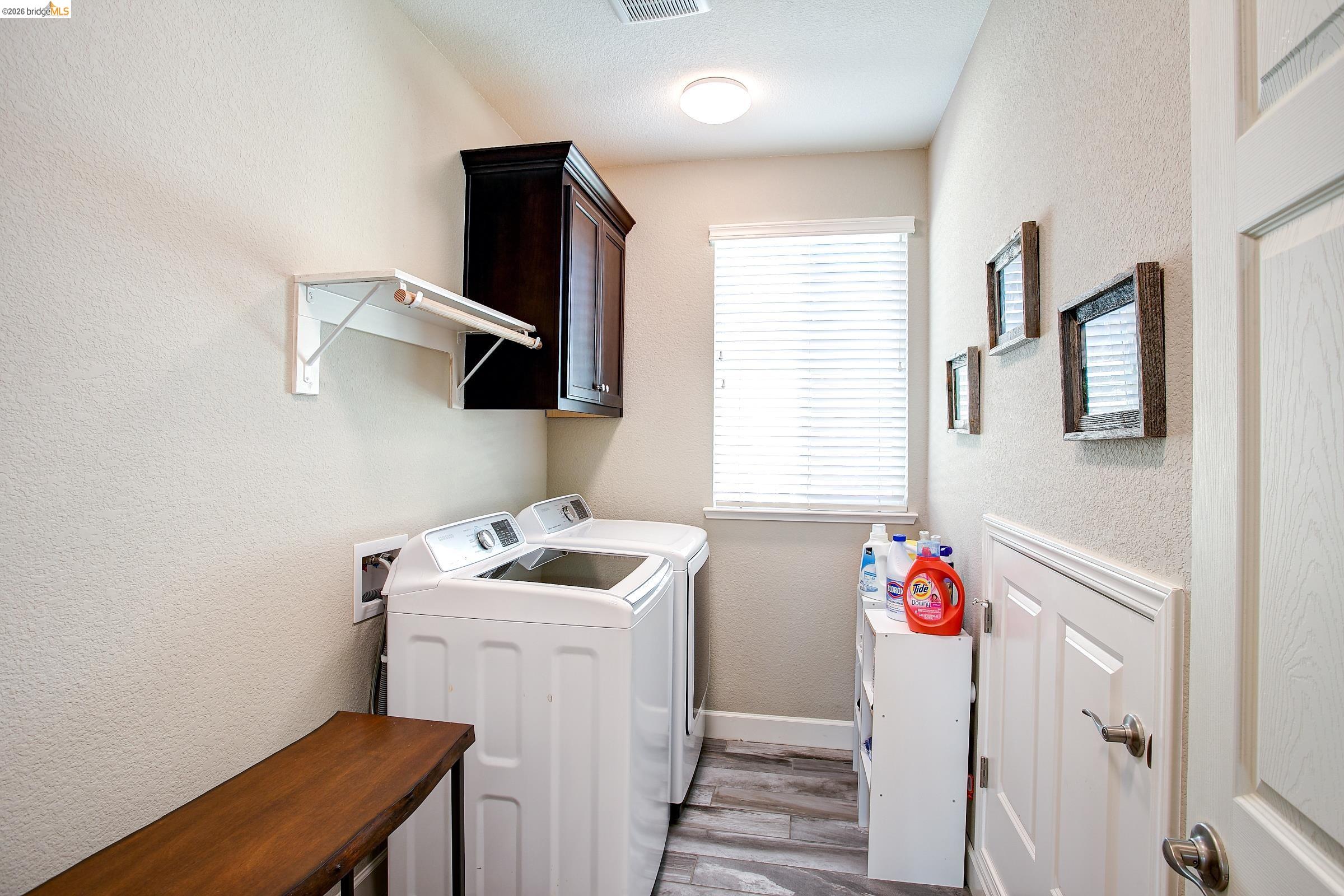 Front Image Thumbnail for EB41147222