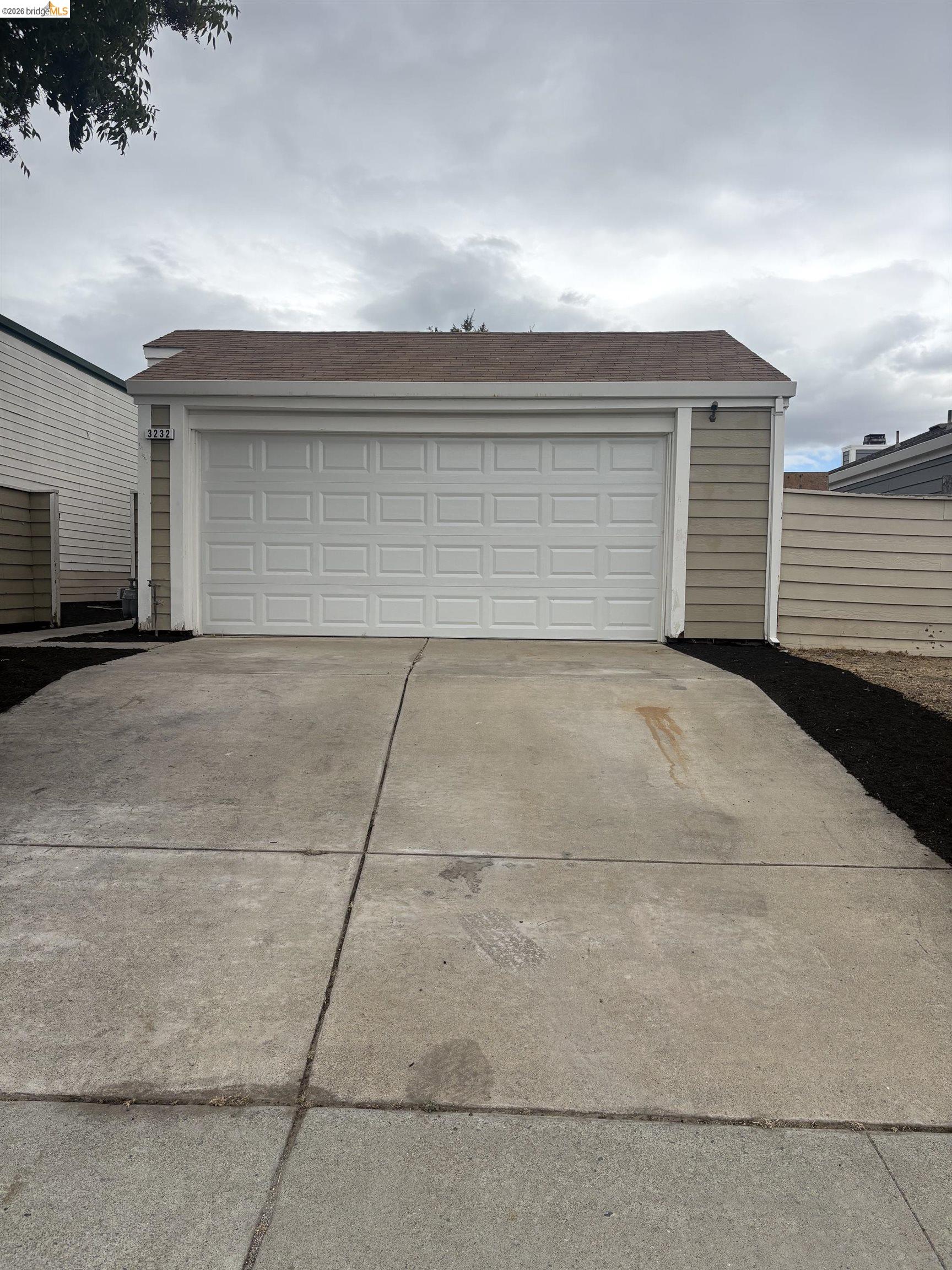 Front Image Thumbnail for EB41147244