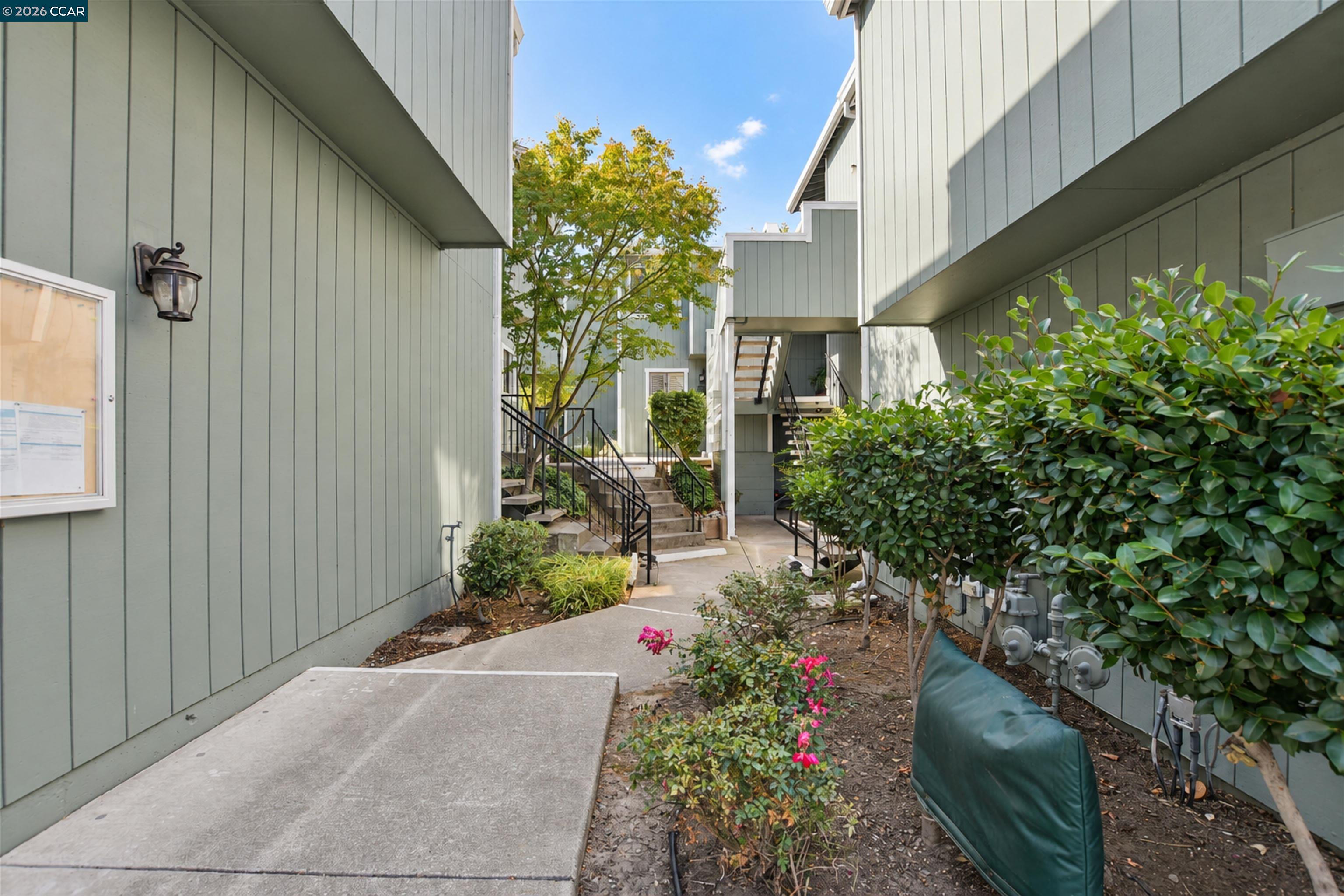 1152 Maywood Ln, Martinez, CA 94553 photo 30