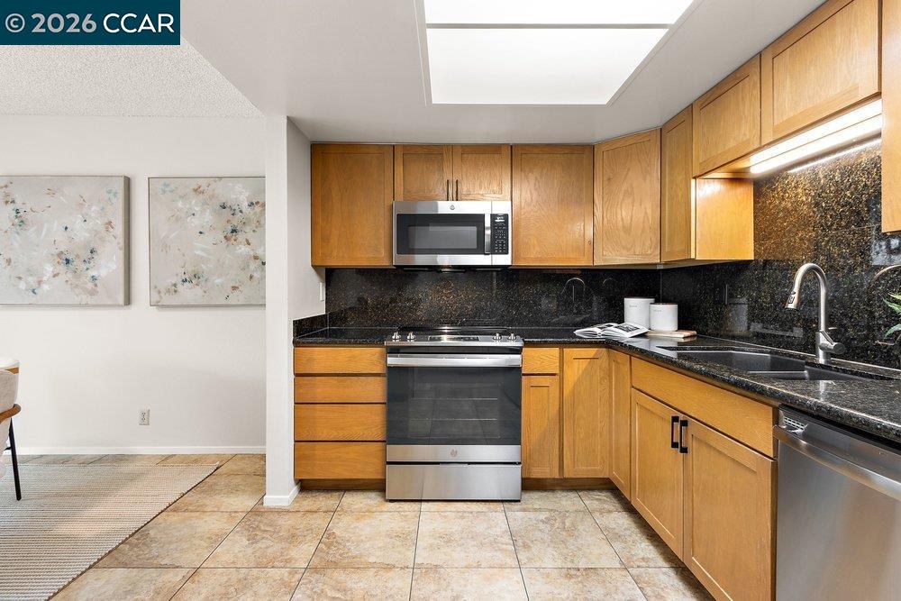 2500 Ptarmigan Dr # 4, Walnut Creek CA 94595 — photo 12