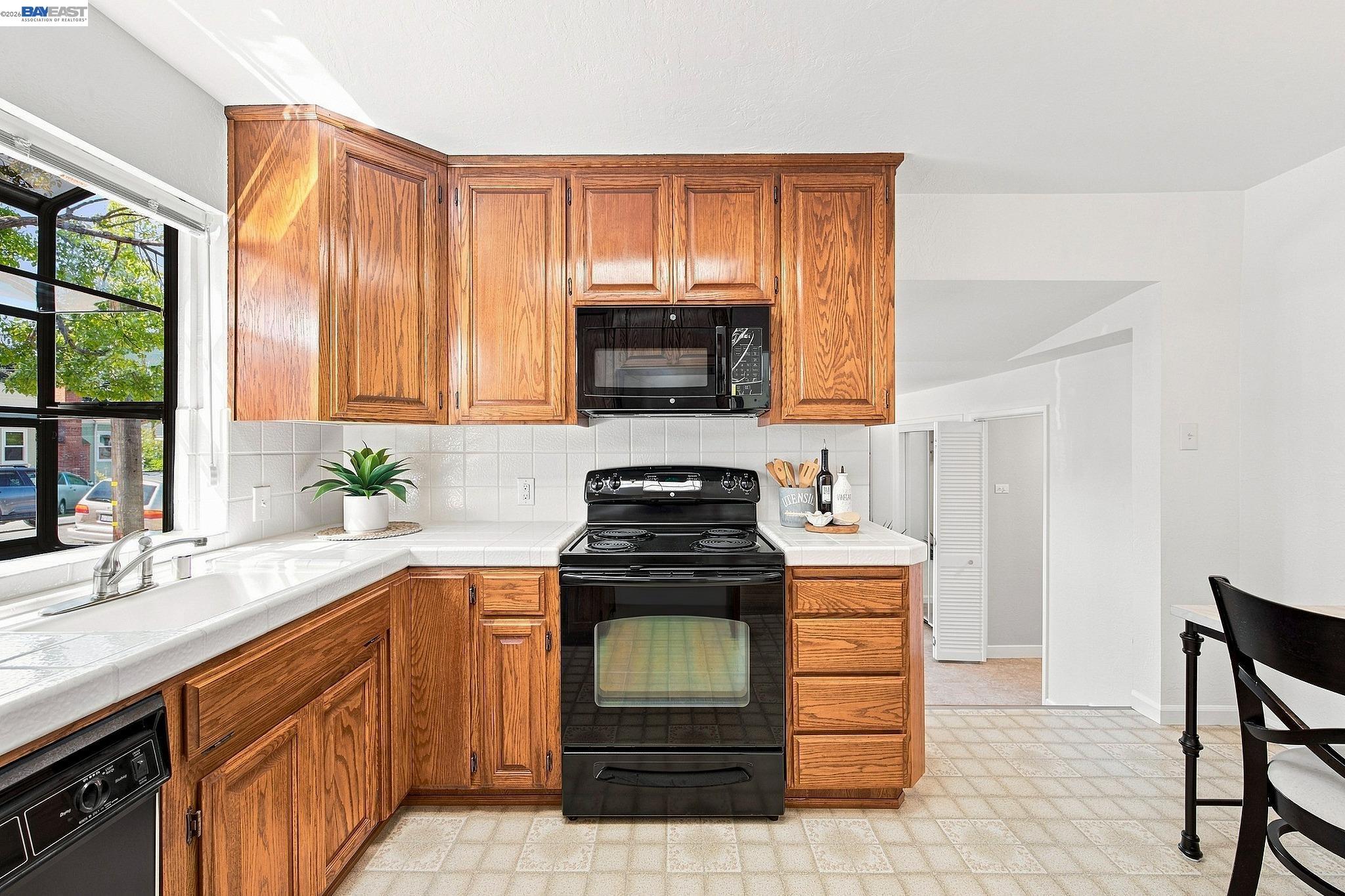 2220 Farley St, Castro Valley CA 94546 — photo 7