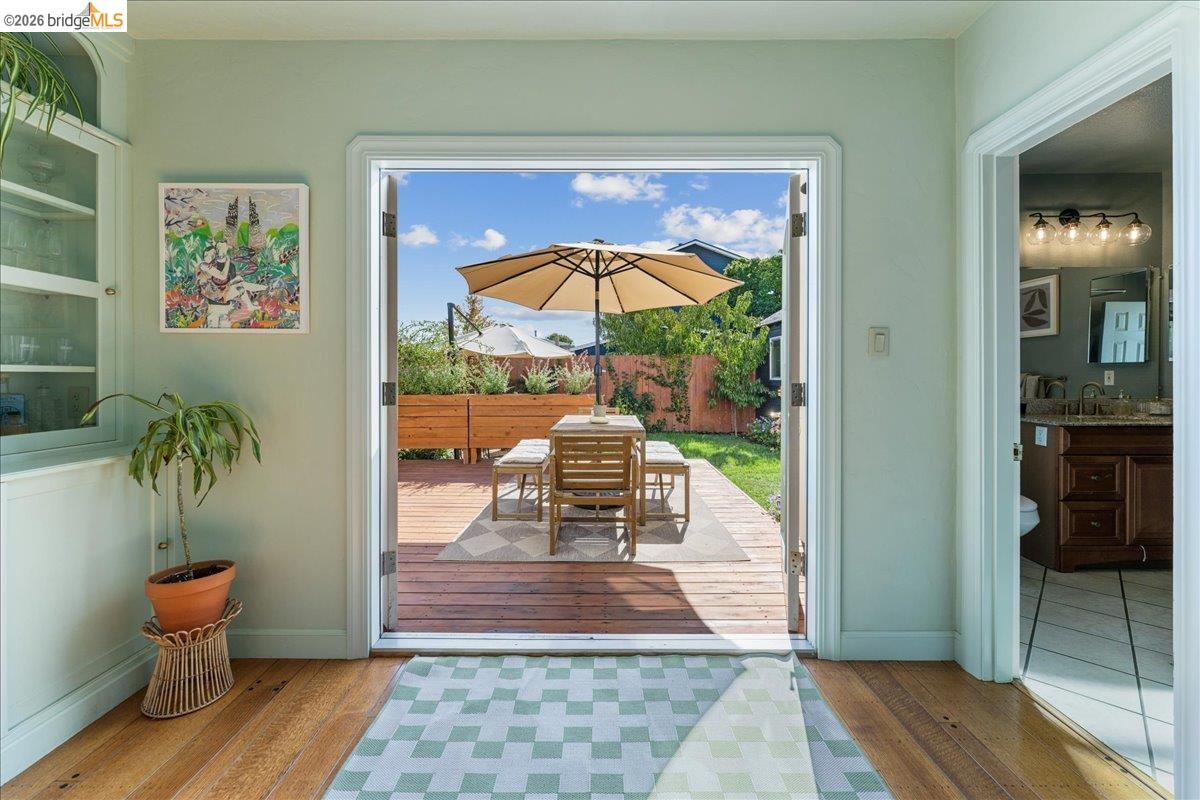 5327 Brann St, Oakland CA 94619 — photo 16