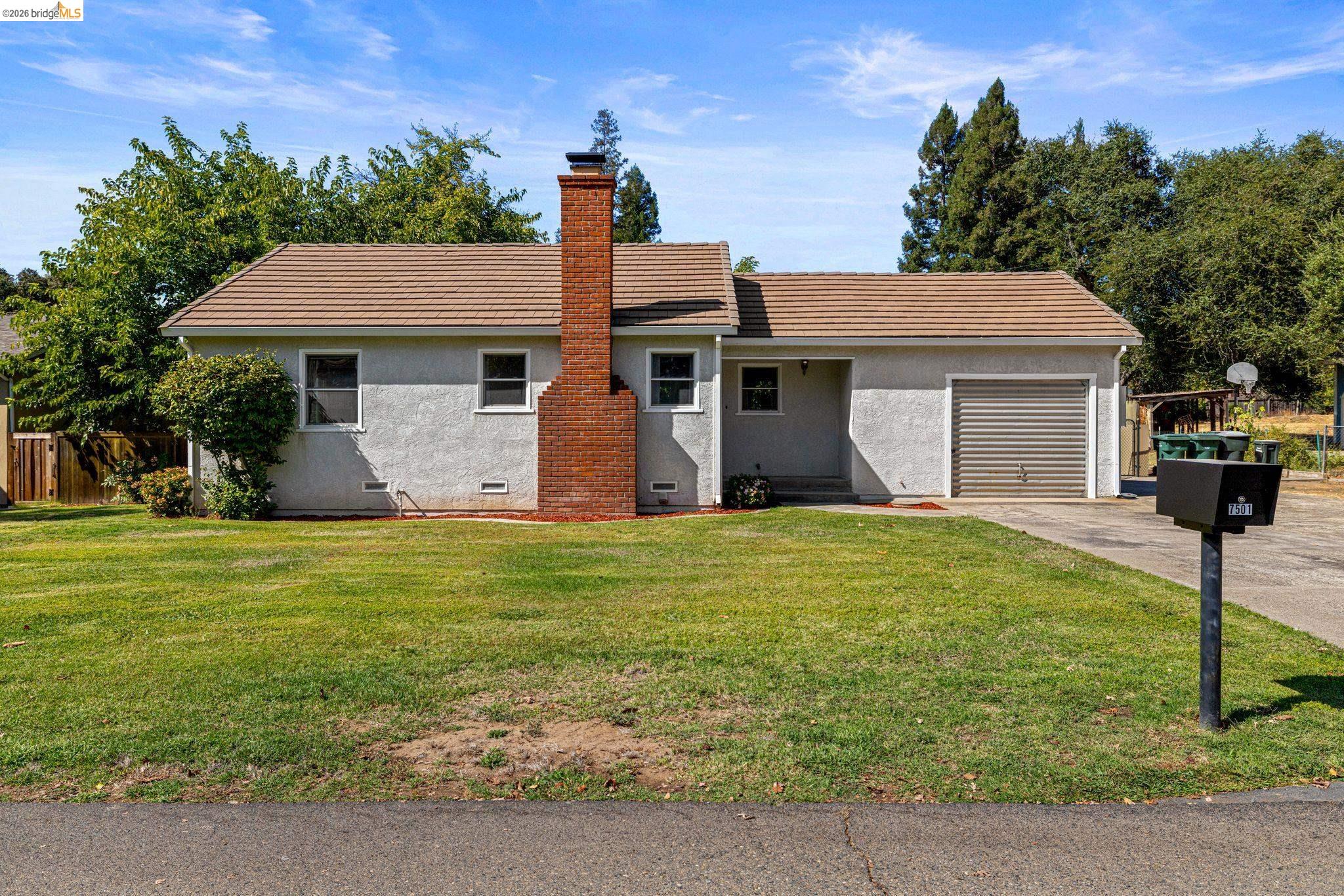 7501 Heather Rd, Fair Oaks CA 95628 — photo 3