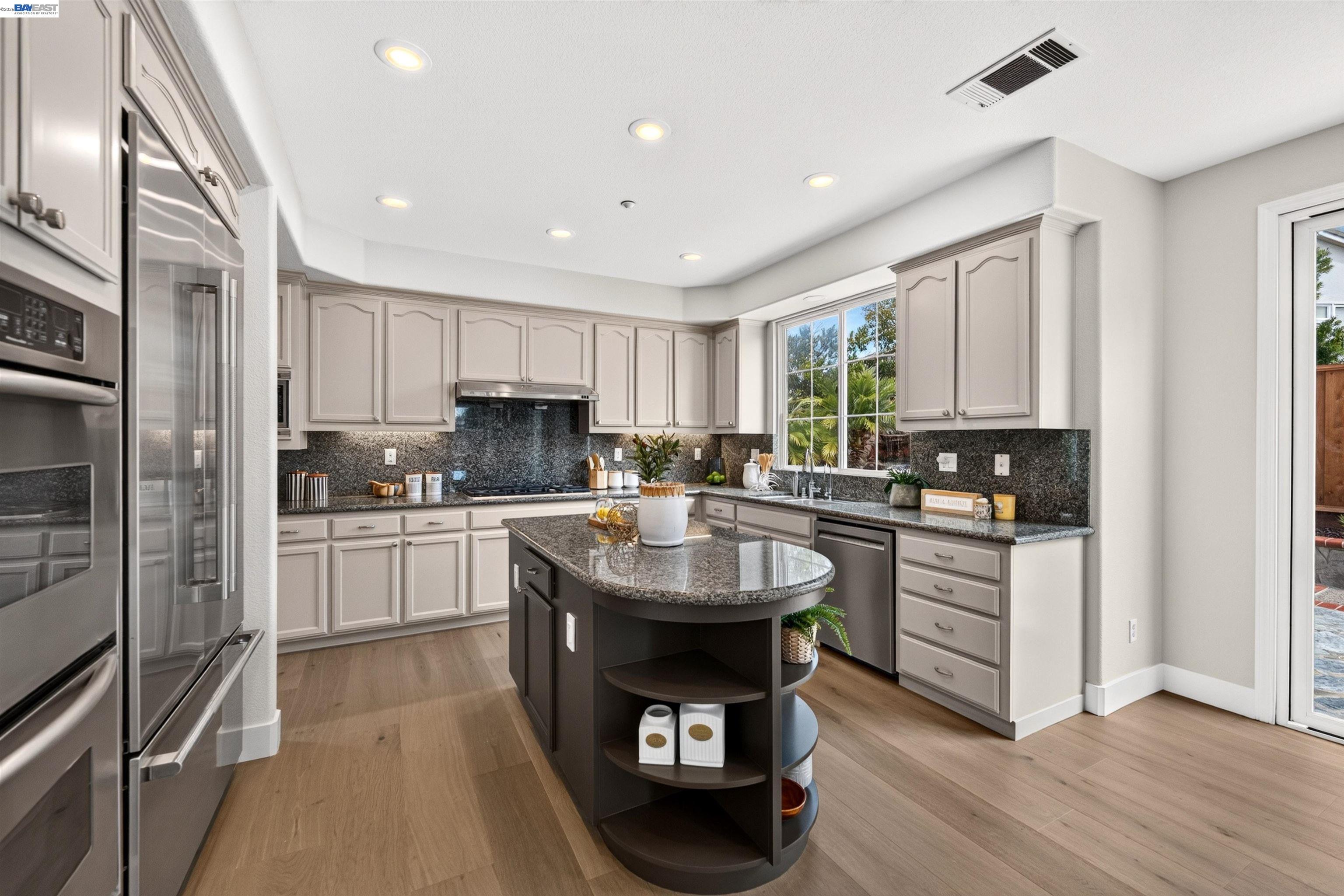 5518 Alvelais Dr, Union City CA 94587 — photo 27