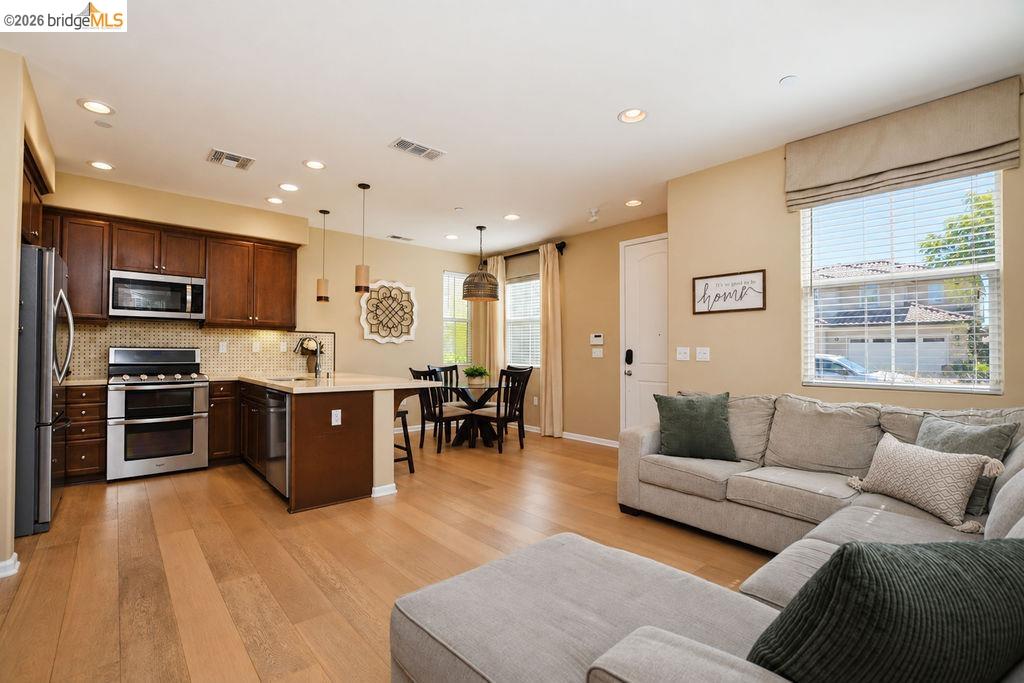 806 Queen Palm Ln, Brentwood CA 94513 — photo 13