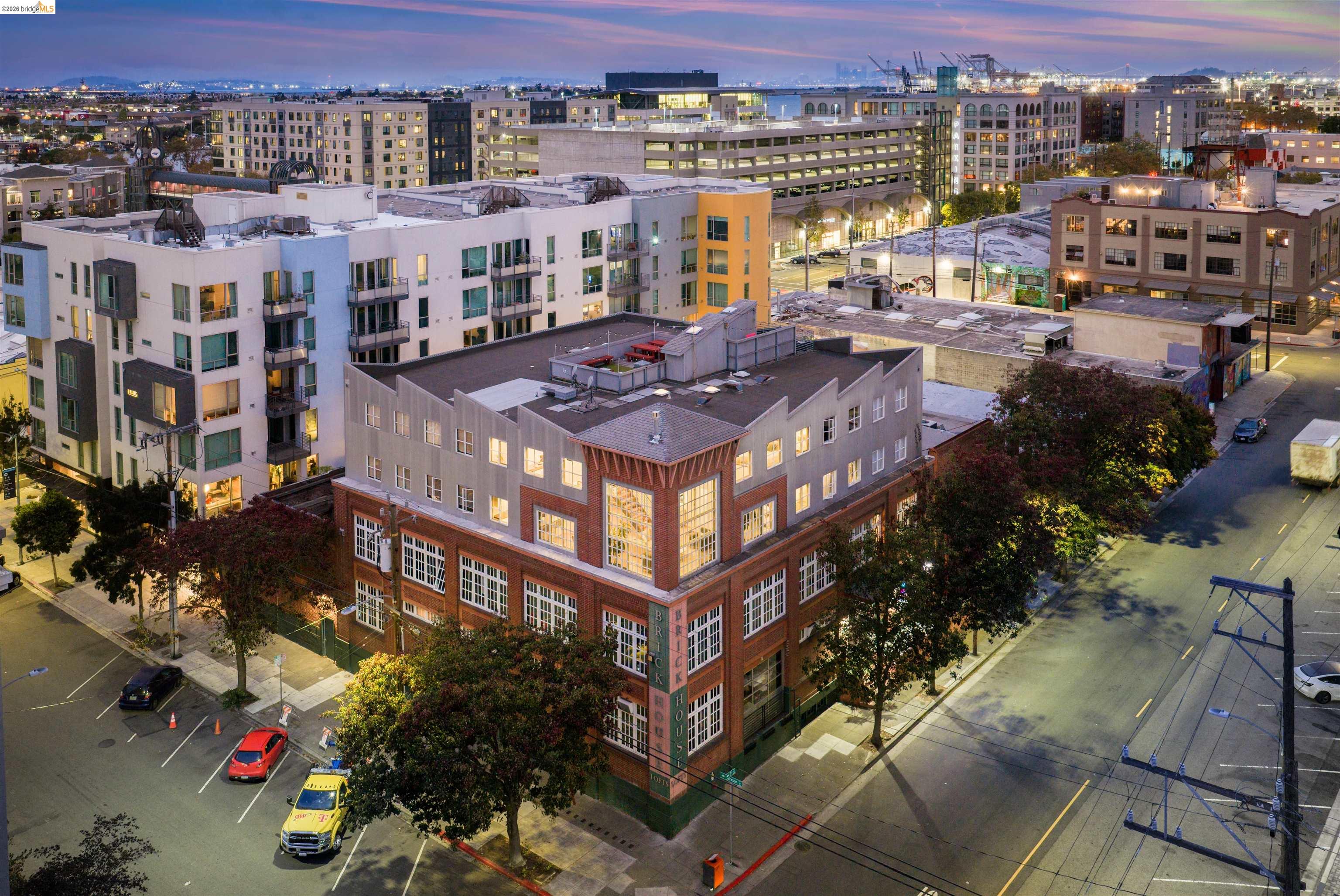 201 3rd St # 302, Oakland CA 94607 — photo 40