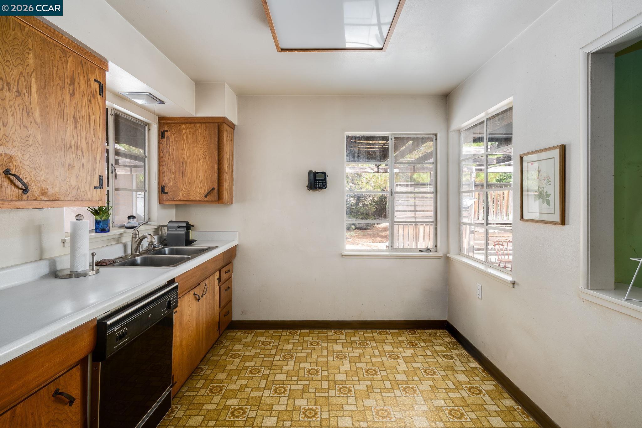 5613 Likins Ave, Martinez CA 94553 — photo 13