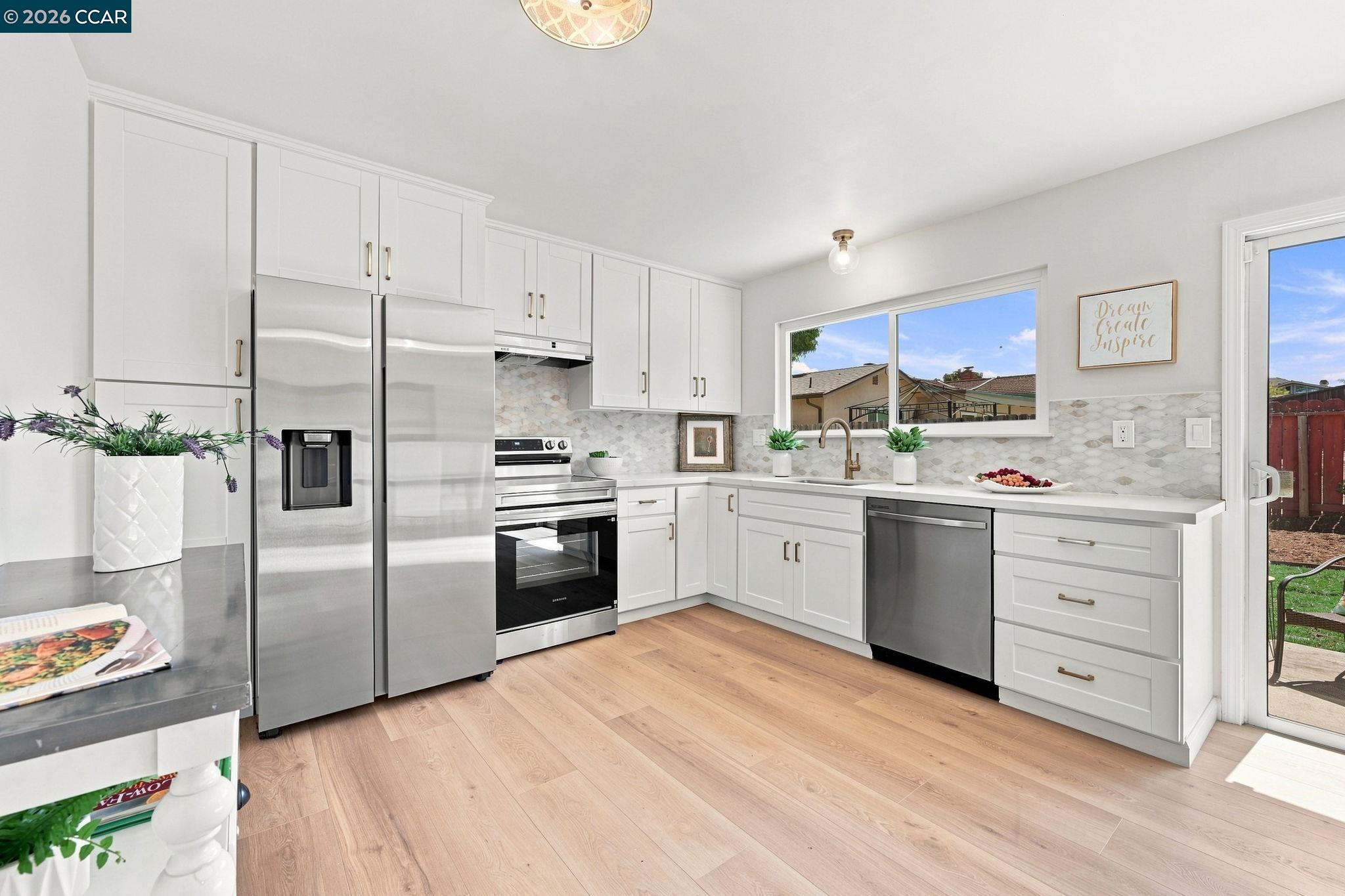 952 Marie Ave, Martinez CA 94553 — photo 8