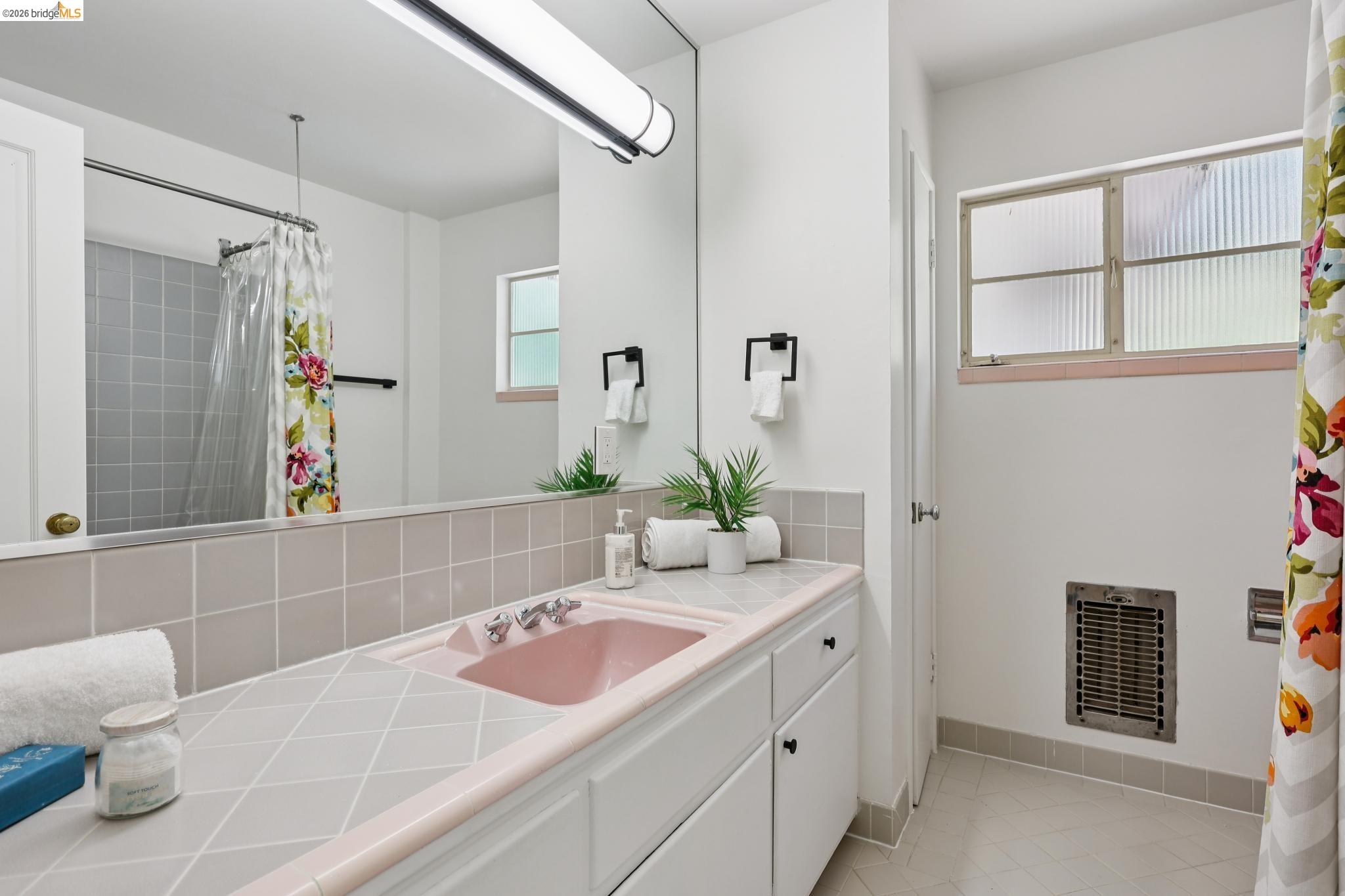 2 Mall Court, Oakland CA 94611 — photo 46