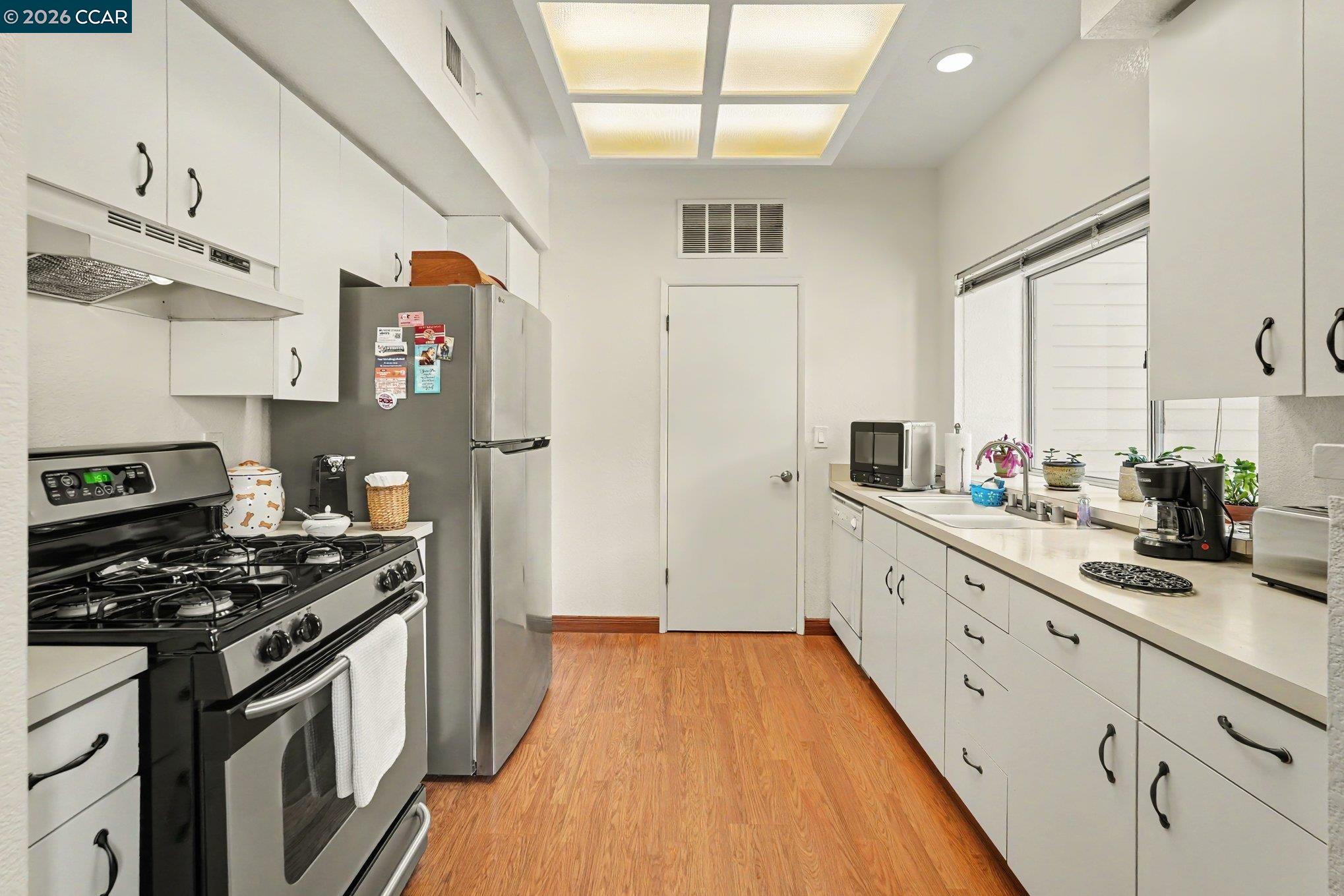 116 Whaler Cir, Hercules CA 94547 — photo 8