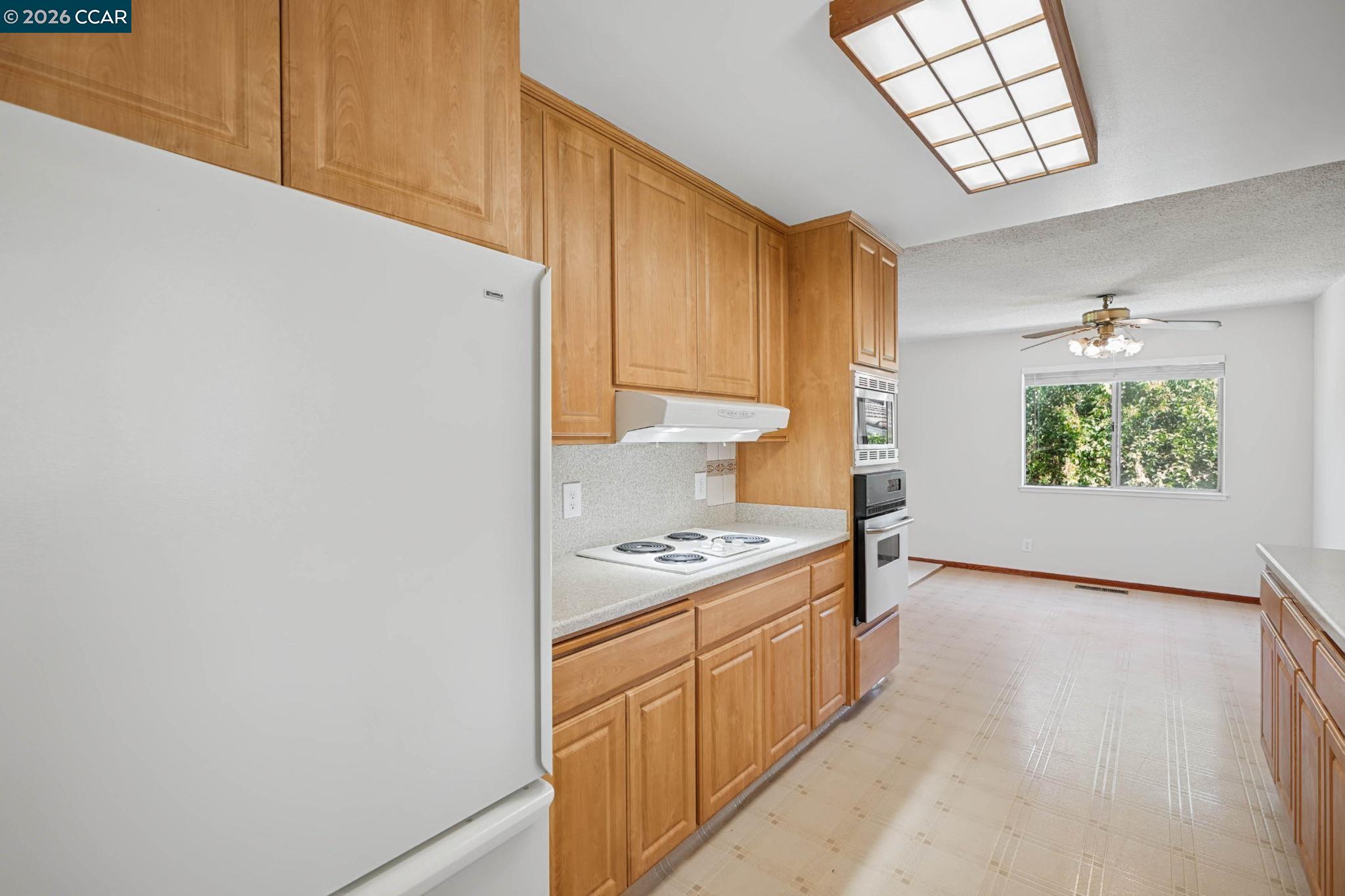 879 Greenway Dr, Martinez CA 94553 — photo 19