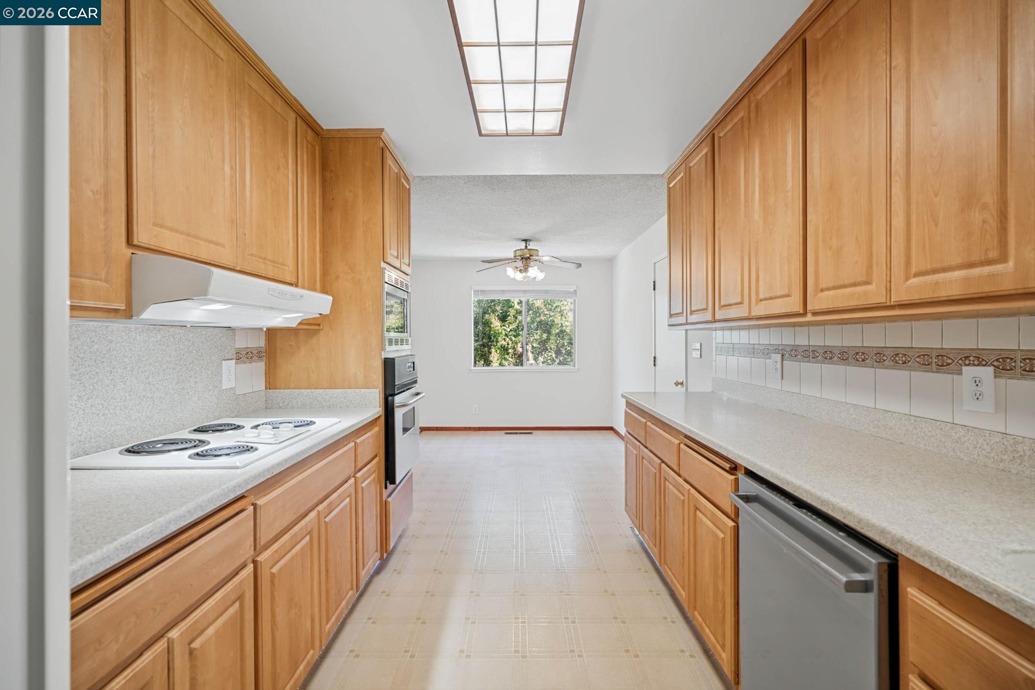 879 Greenway Dr, Martinez CA 94553 — photo 20