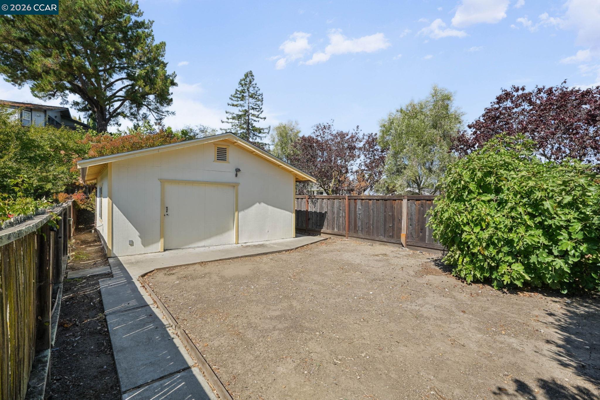 879 Greenway Dr, Martinez CA 94553 — photo 49