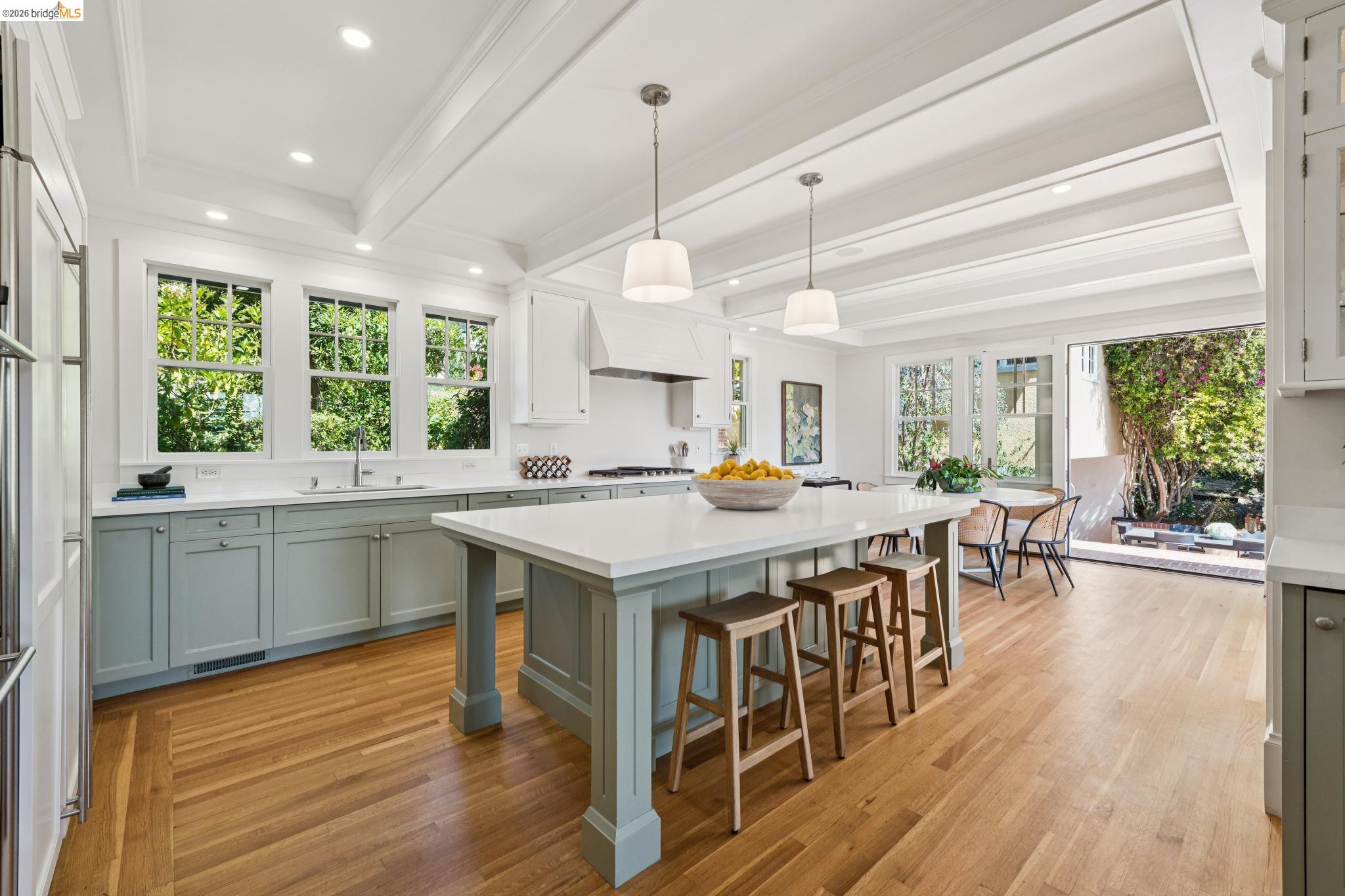 6115 Ocean View Dr, Oakland CA 94618 — photo 16