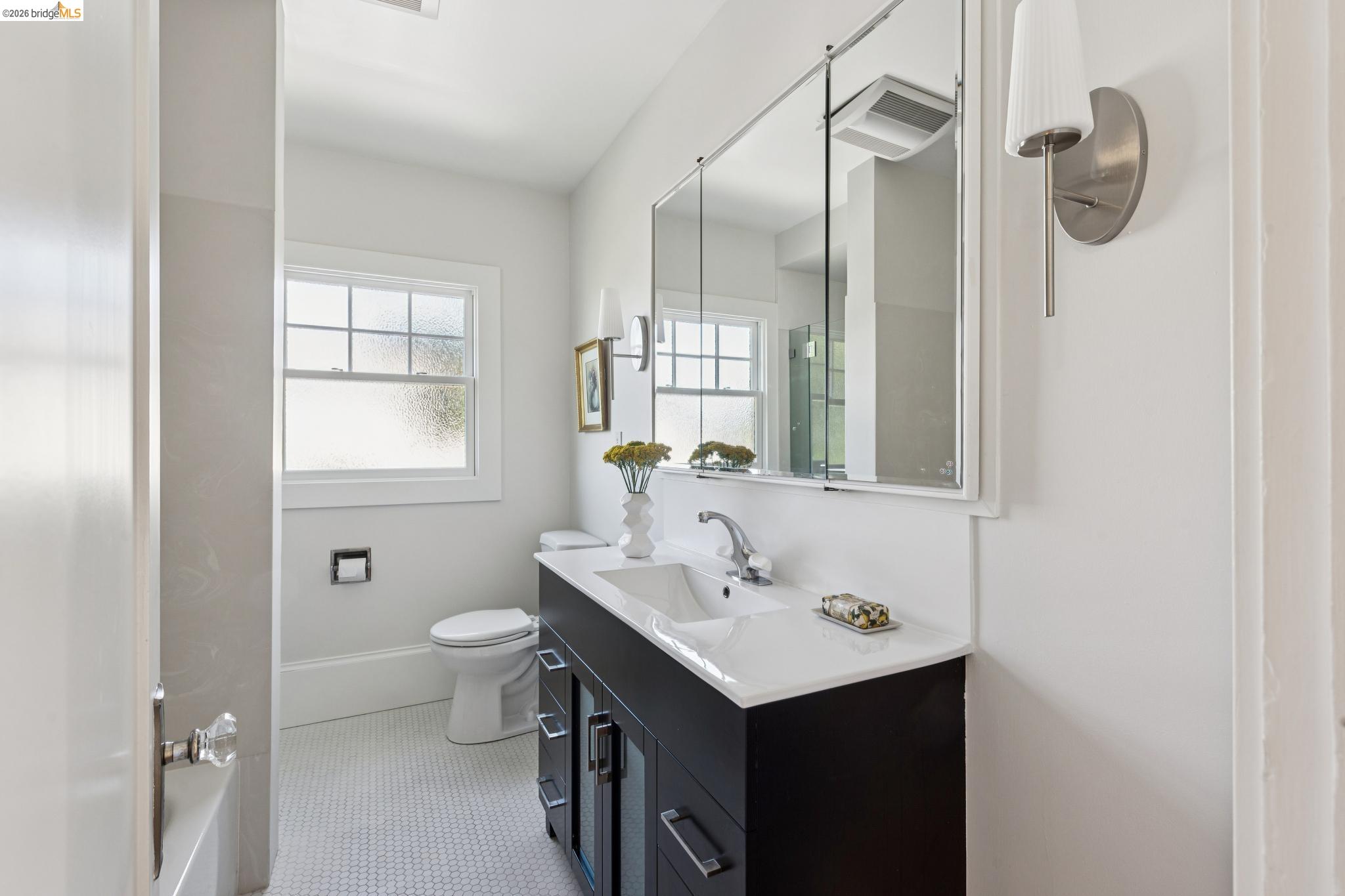 6115 Ocean View Dr, Oakland CA 94618 — photo 35