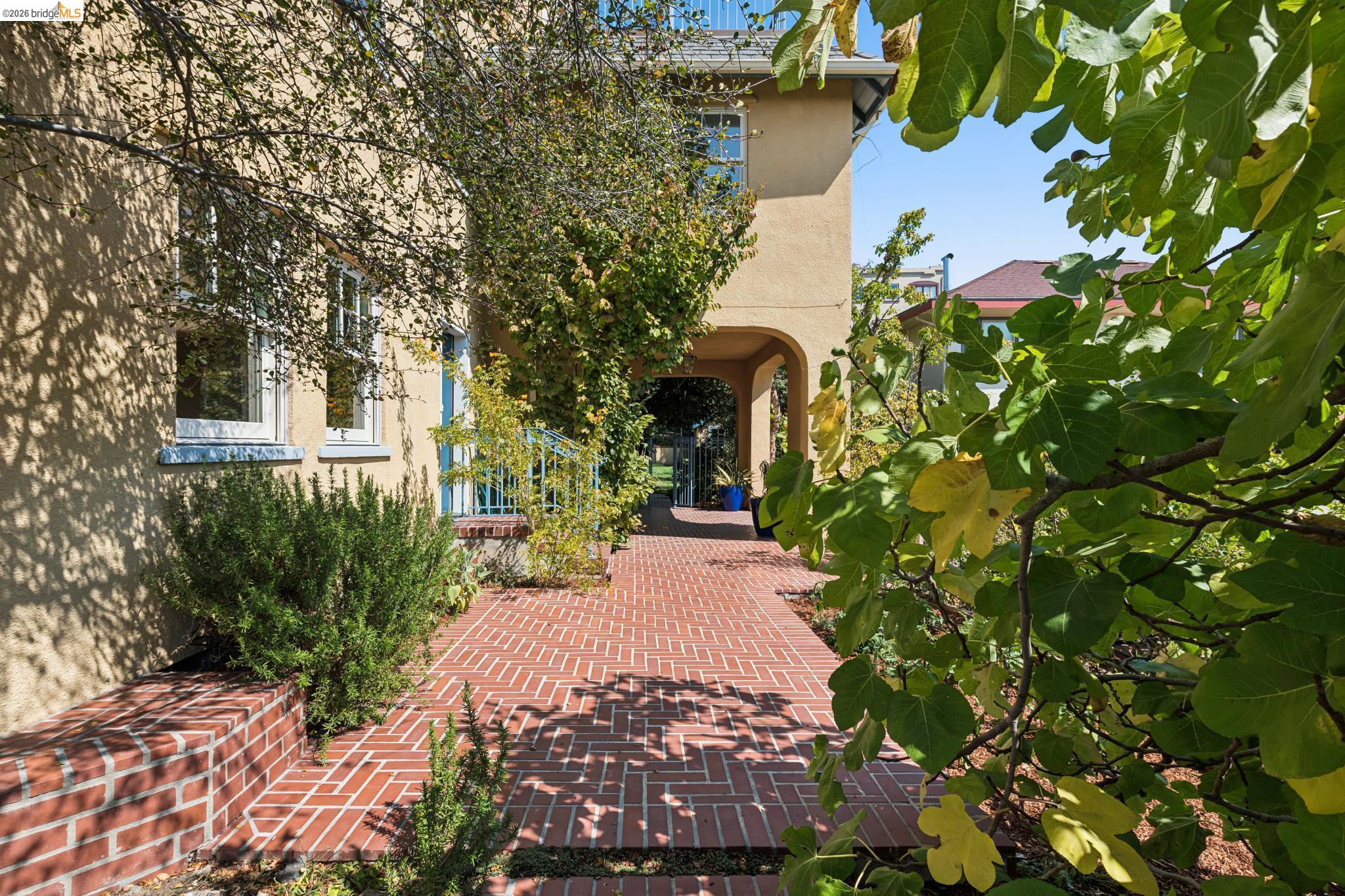 6115 Ocean View Dr, Oakland CA 94618 — photo 53
