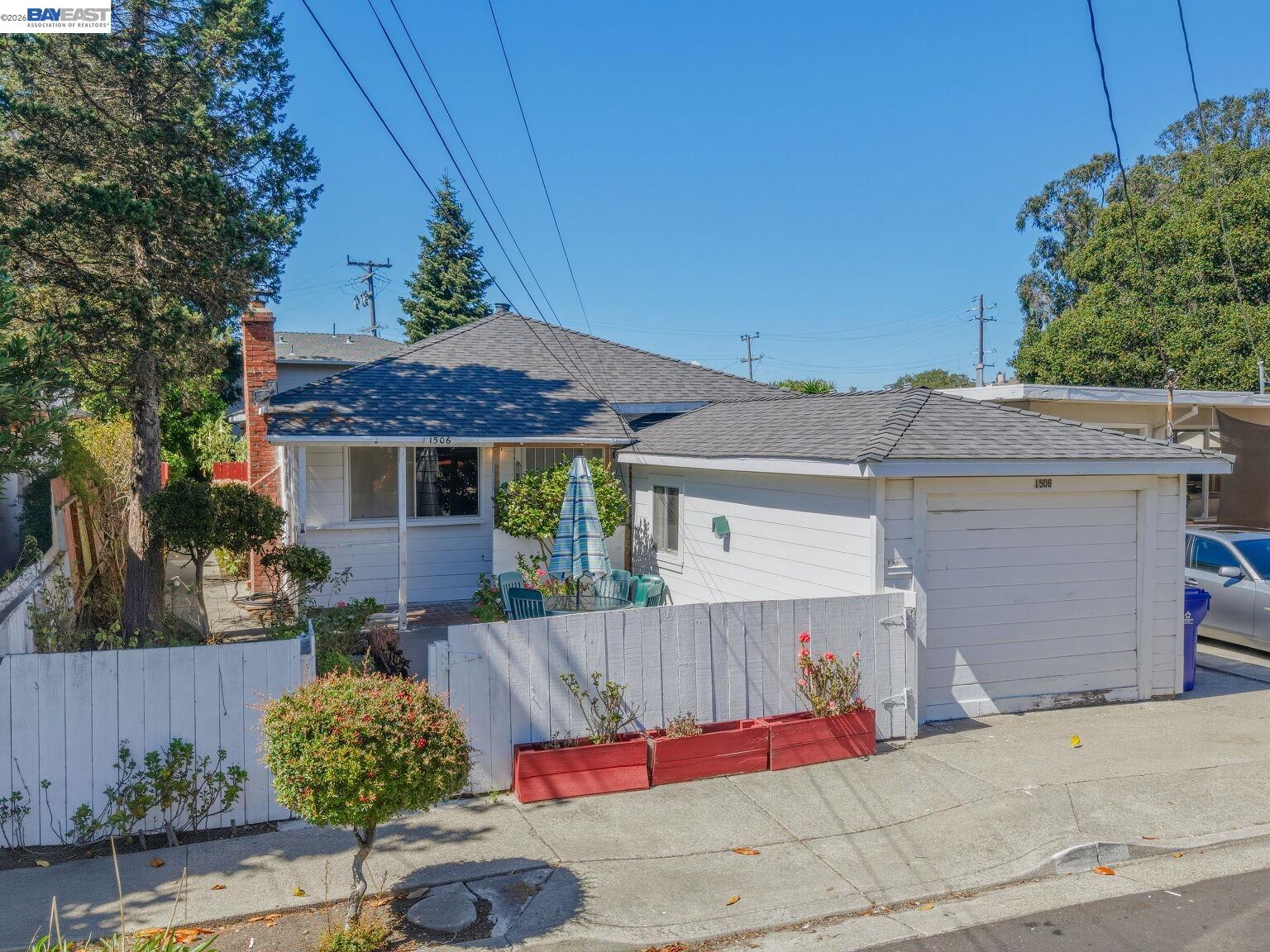 1506 Elm Ave, Richmond CA 94805 — photo 2