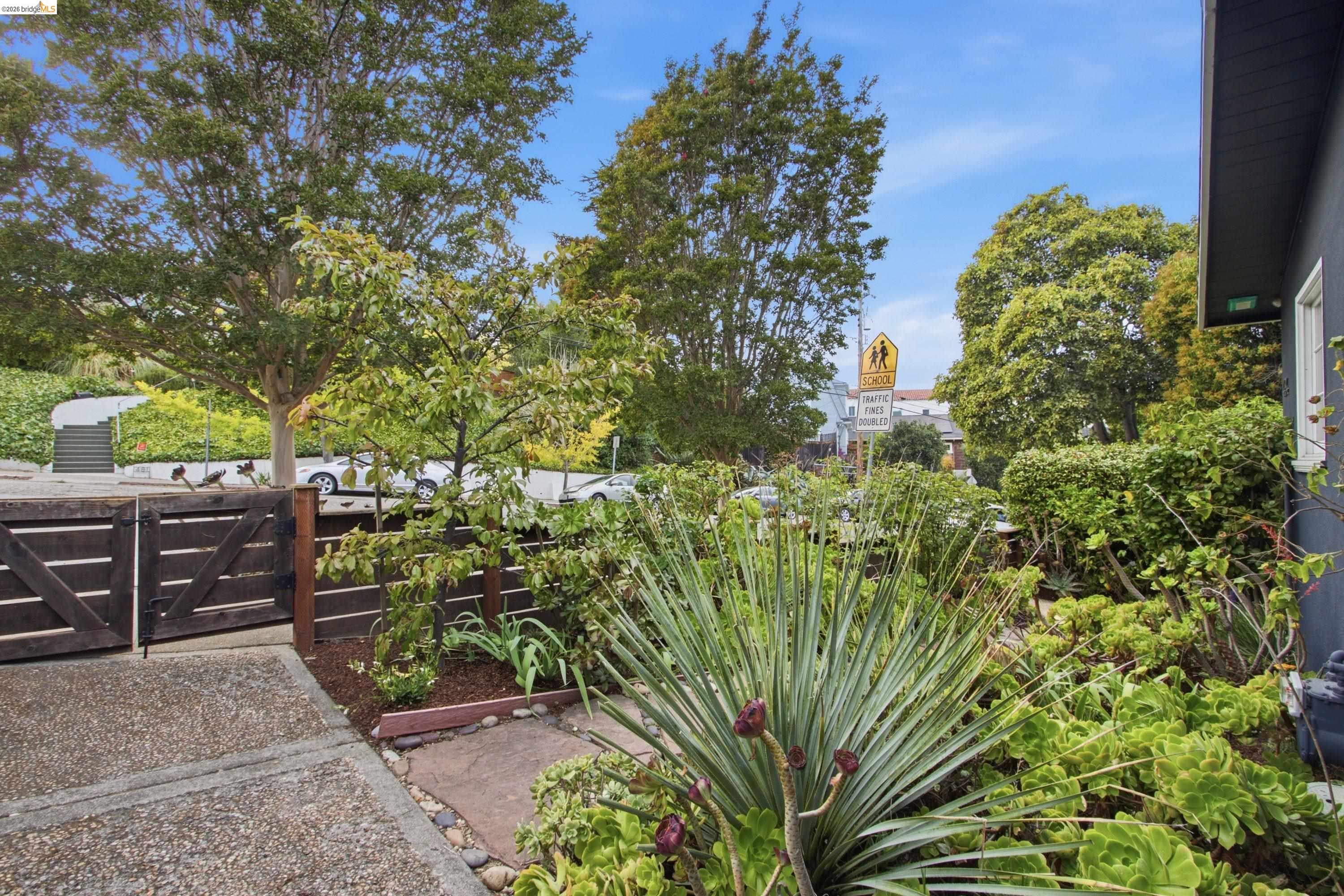494 Jean St, Oakland CA 94610 — photo 38