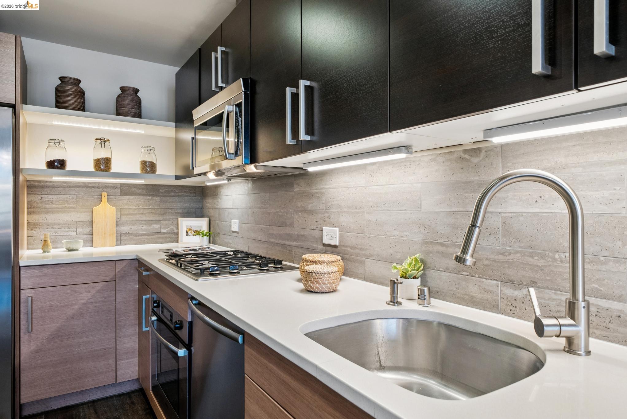 6465 San Pablo Ave # 203, Oakland CA 94608 — photo 21