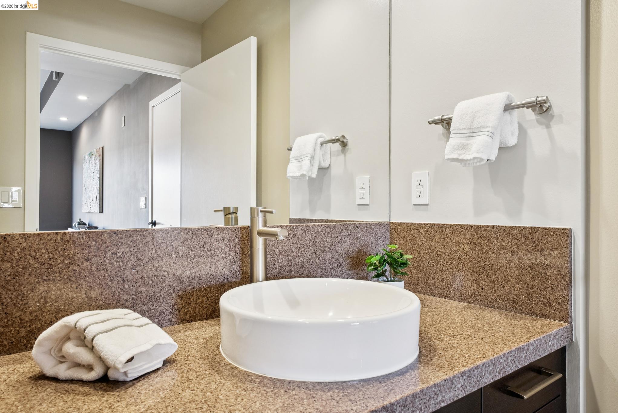 6465 San Pablo Ave # 203, Oakland CA 94608 — photo 29