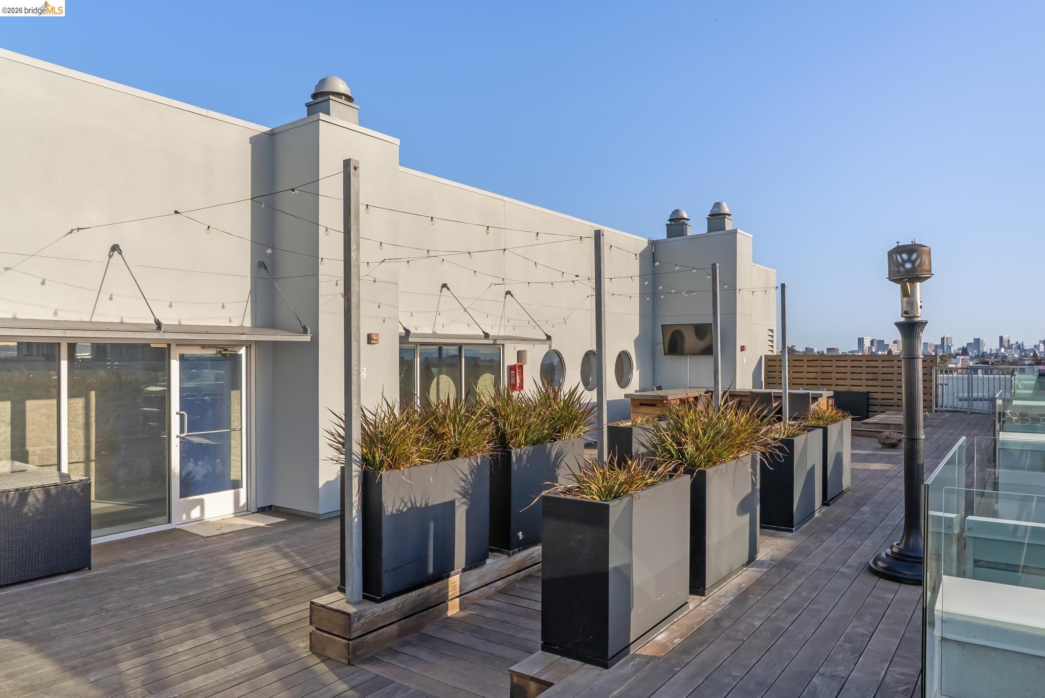 6465 San Pablo Ave # 203, Oakland CA 94608 — photo 44