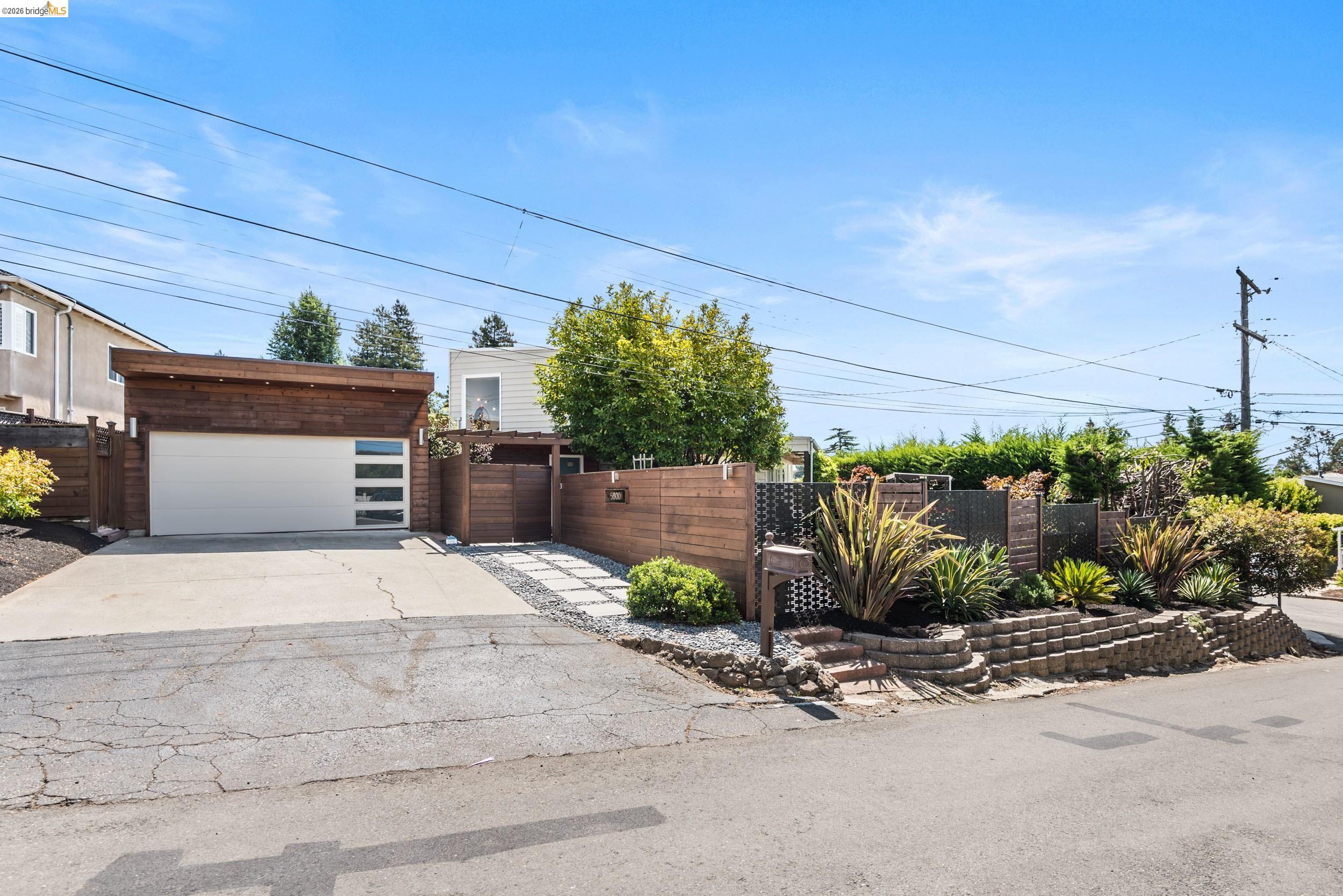 5800 Saint Paul Ct, Oakland CA 94618 — photo 64