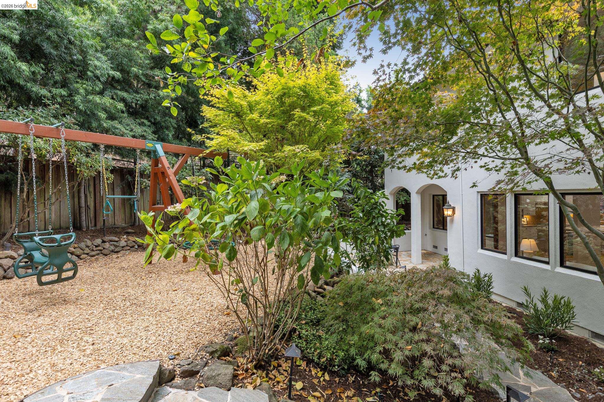 6228 Swainland Rd, Oakland CA 94611 — photo 34