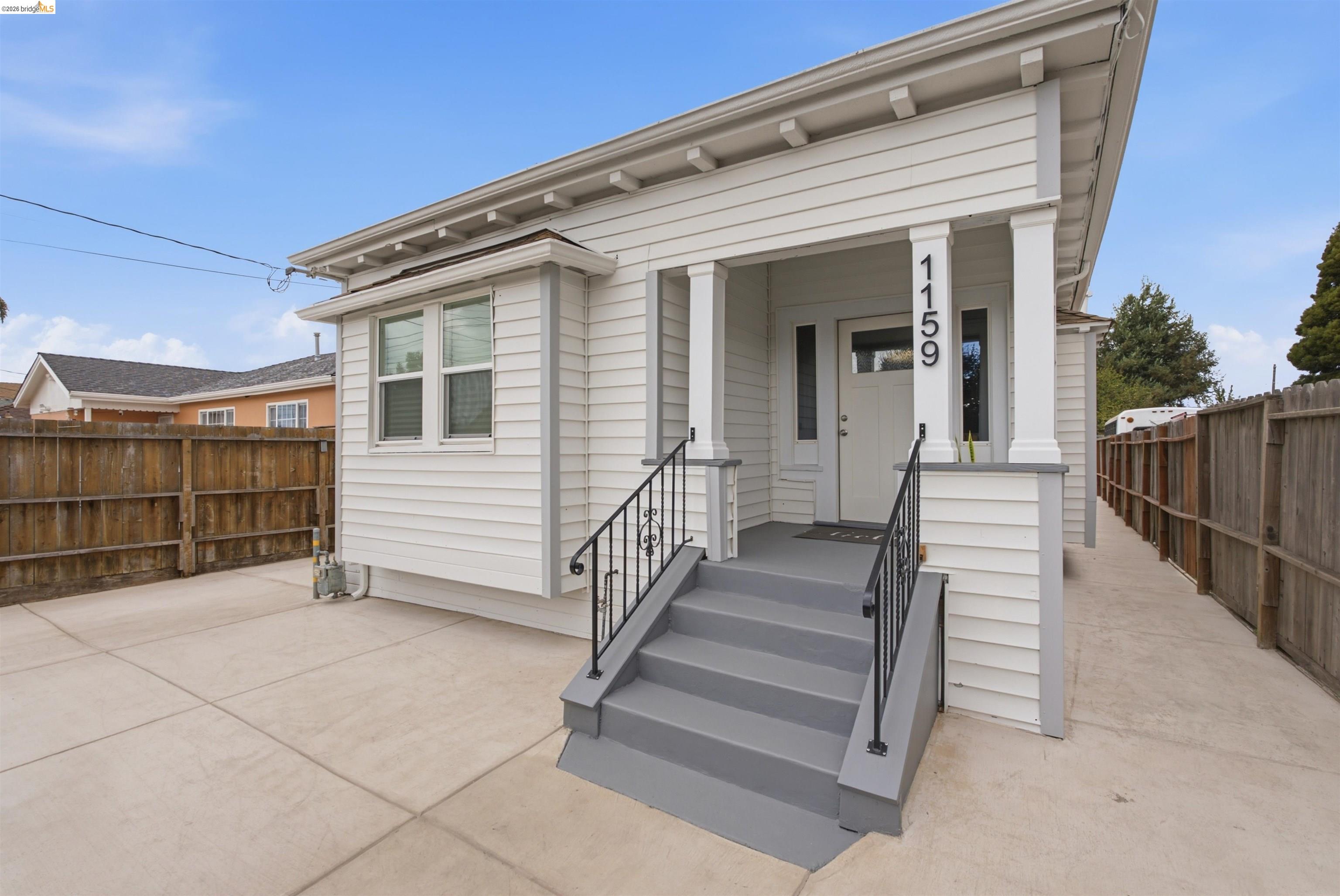 Front Image Thumbnail for EB41147656