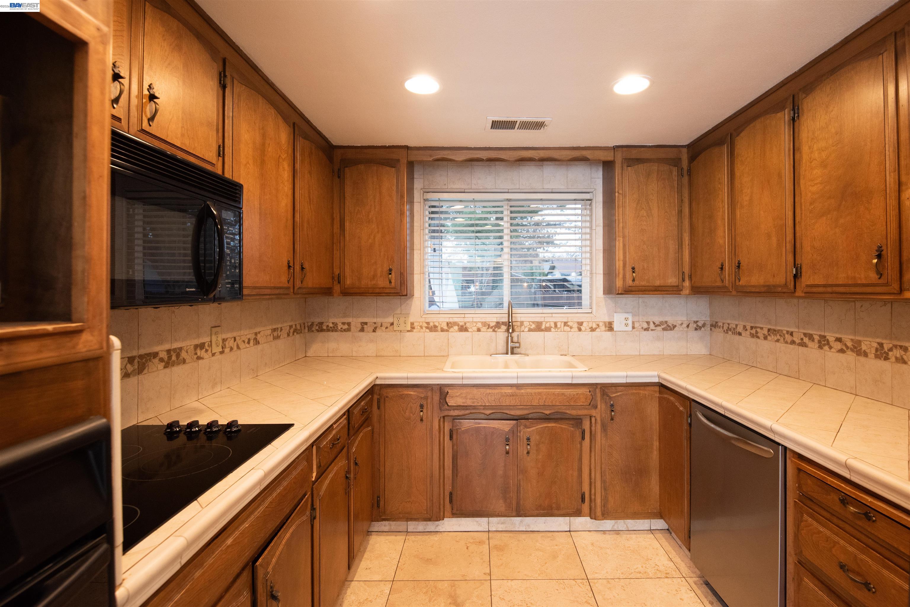 1336 Hidden Glen Dr, Modesto, CA 95355 photo 15
