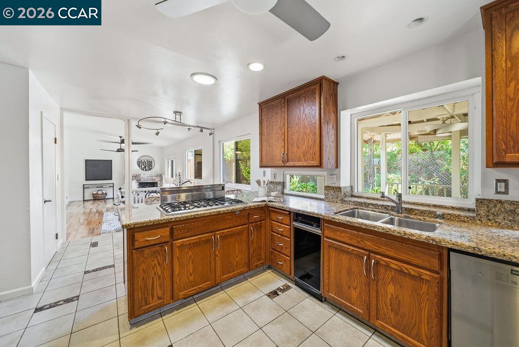 555 Kismet Ct, Walnut Creek CA 94597 — photo 13