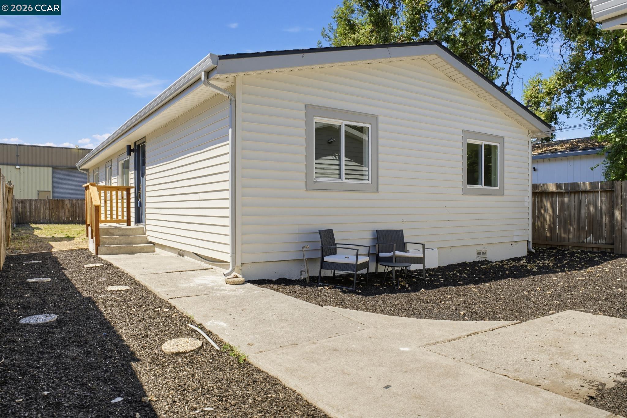 1015 Rutledge Avenue, Santa Rosa CA 95405 — photo 2