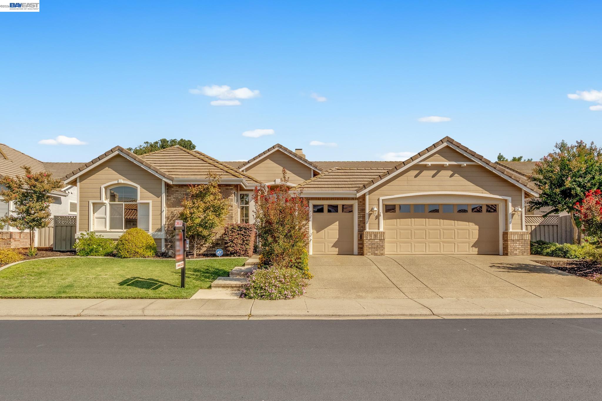 5040 Green Grove Ln, Roseville CA 95747 — photo 2