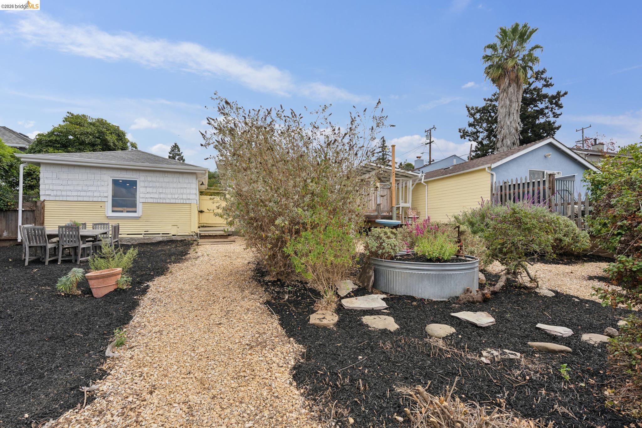 7201 Sunkist Dr, Oakland CA 94605 — photo 64