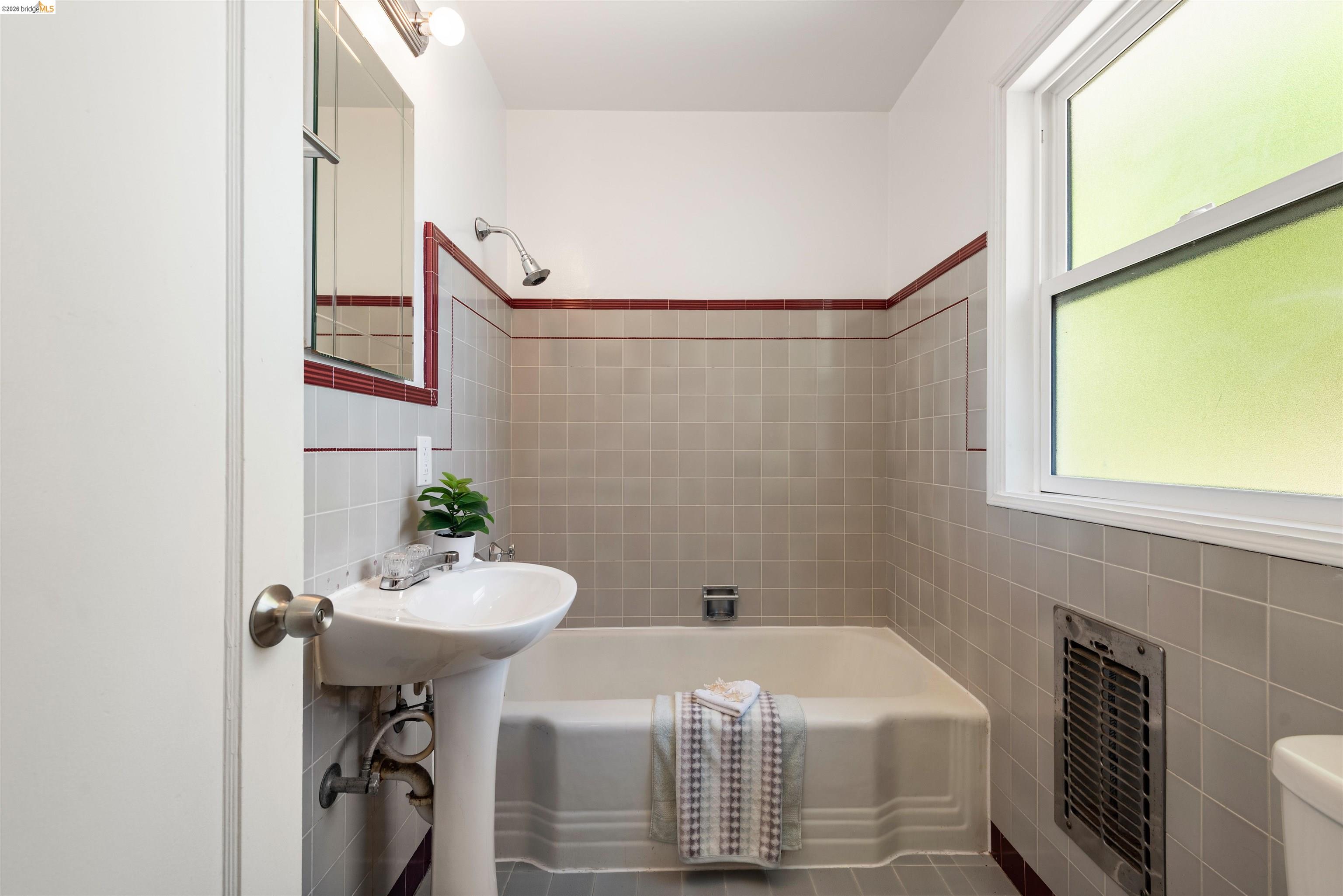2907 55th Avenue, Oakland CA 94605 — photo 13