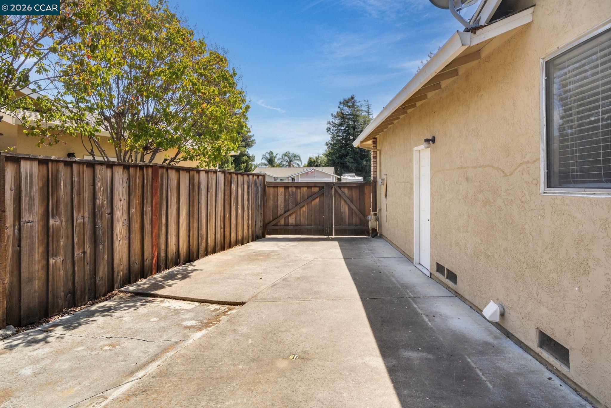 2130 Debra Ct, Pittsburg, CA 94565 photo 32