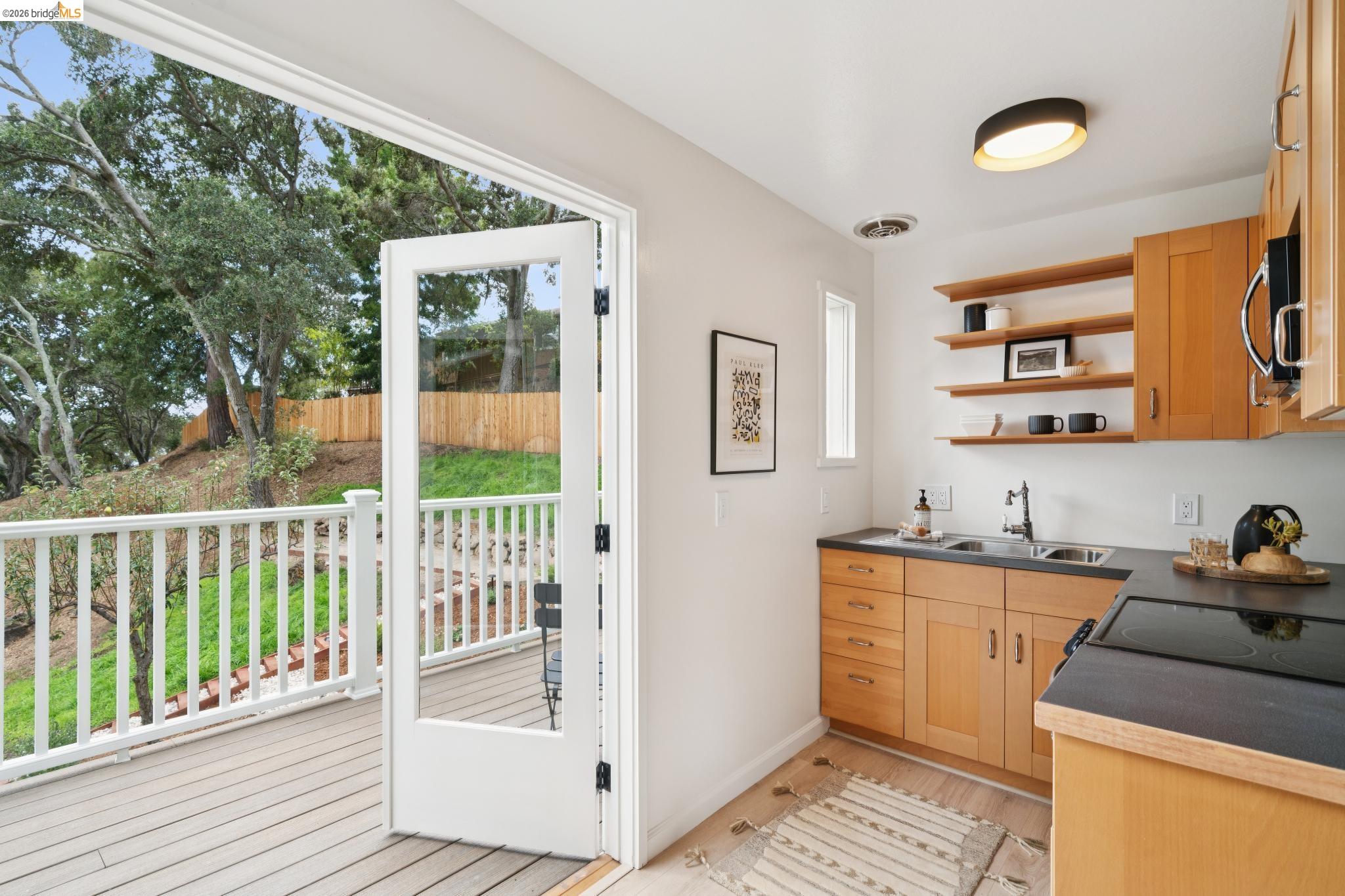 4325 Mountain View, Oakland CA 94605 — photo 34