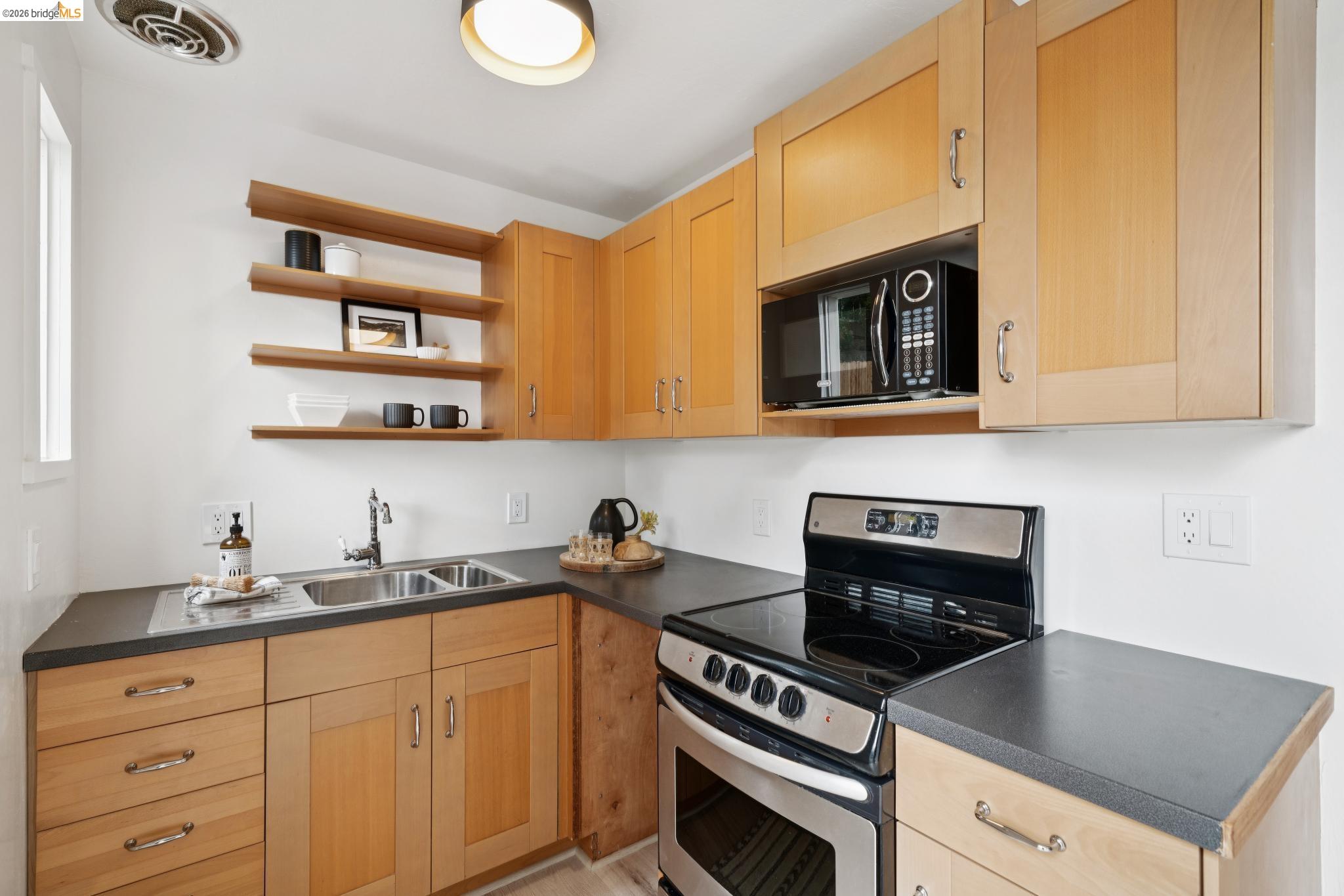 4325 Mountain View, Oakland CA 94605 — photo 35