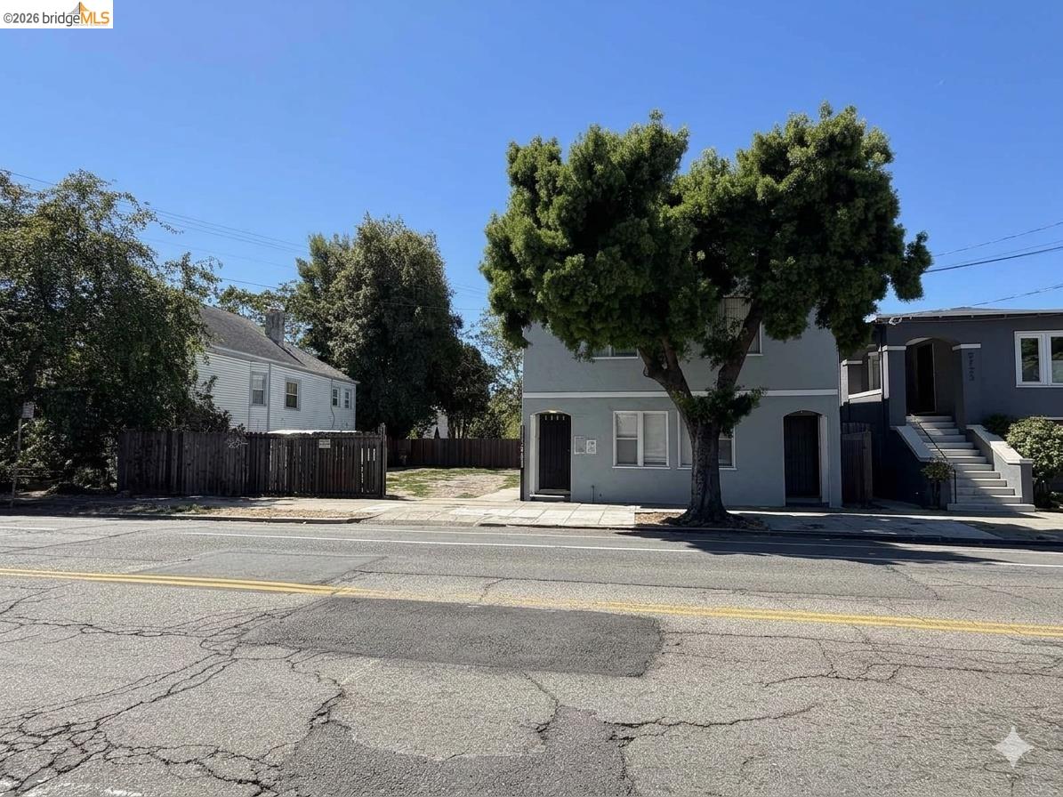 5719 Shattuck Ave, Oakland CA 94609 — photo 12
