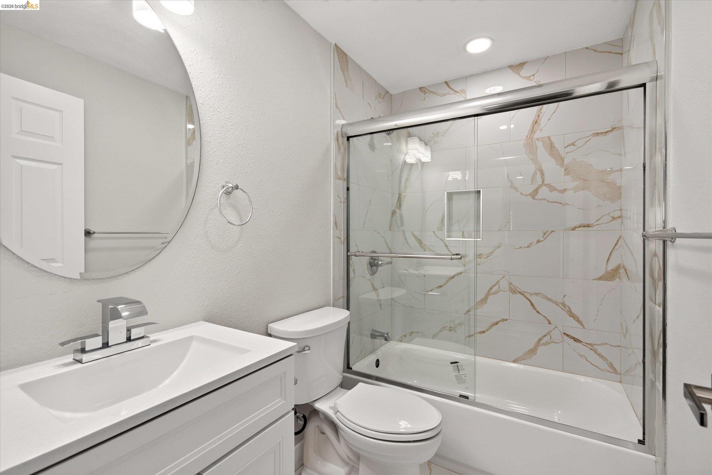 6105 Oakdale Ave, Oakland CA 94605 — photo 17