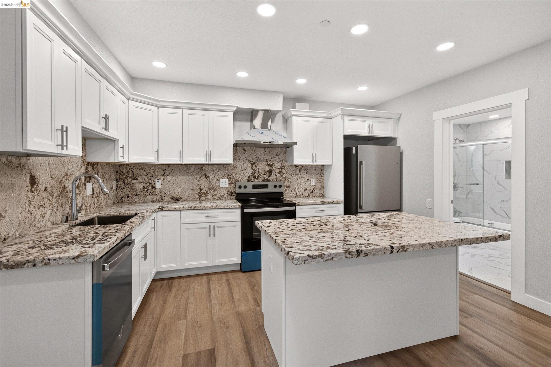 6105 Oakdale Ave, Oakland CA 94605 — photo 19